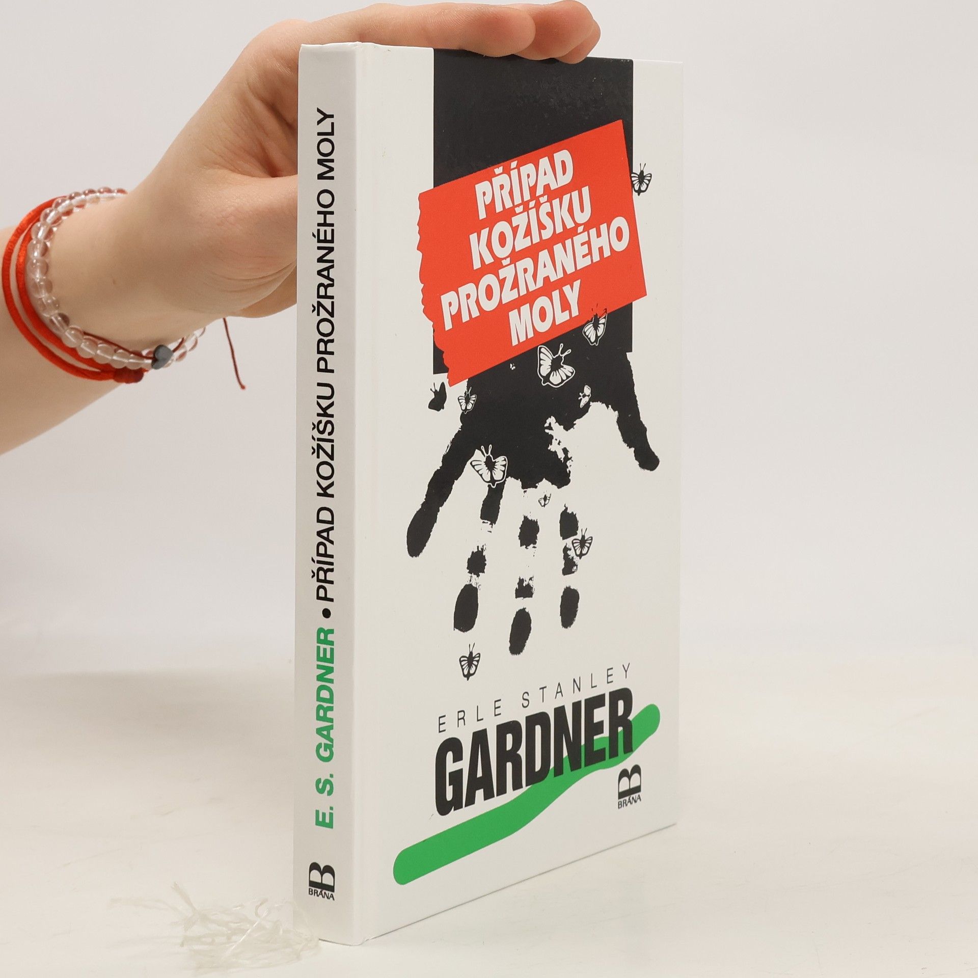 Případ kožíšku prožraného moly