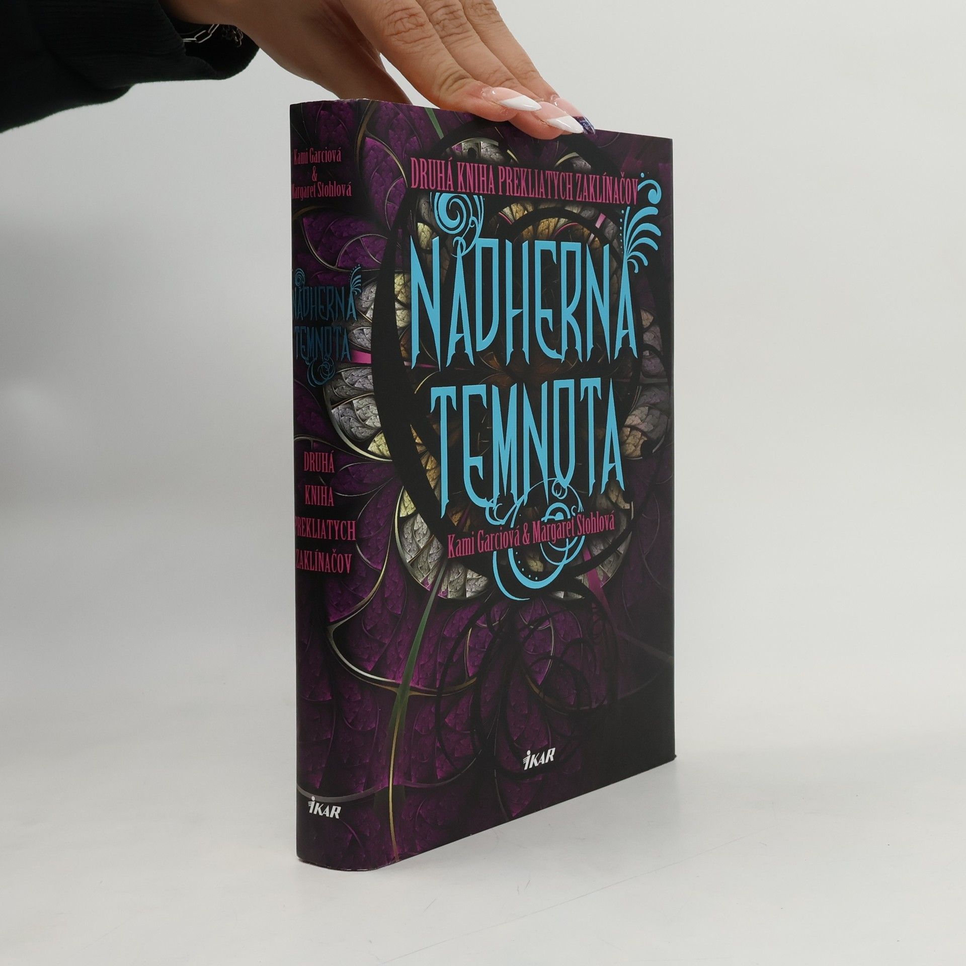 Kami Garcia Nádherná temnota