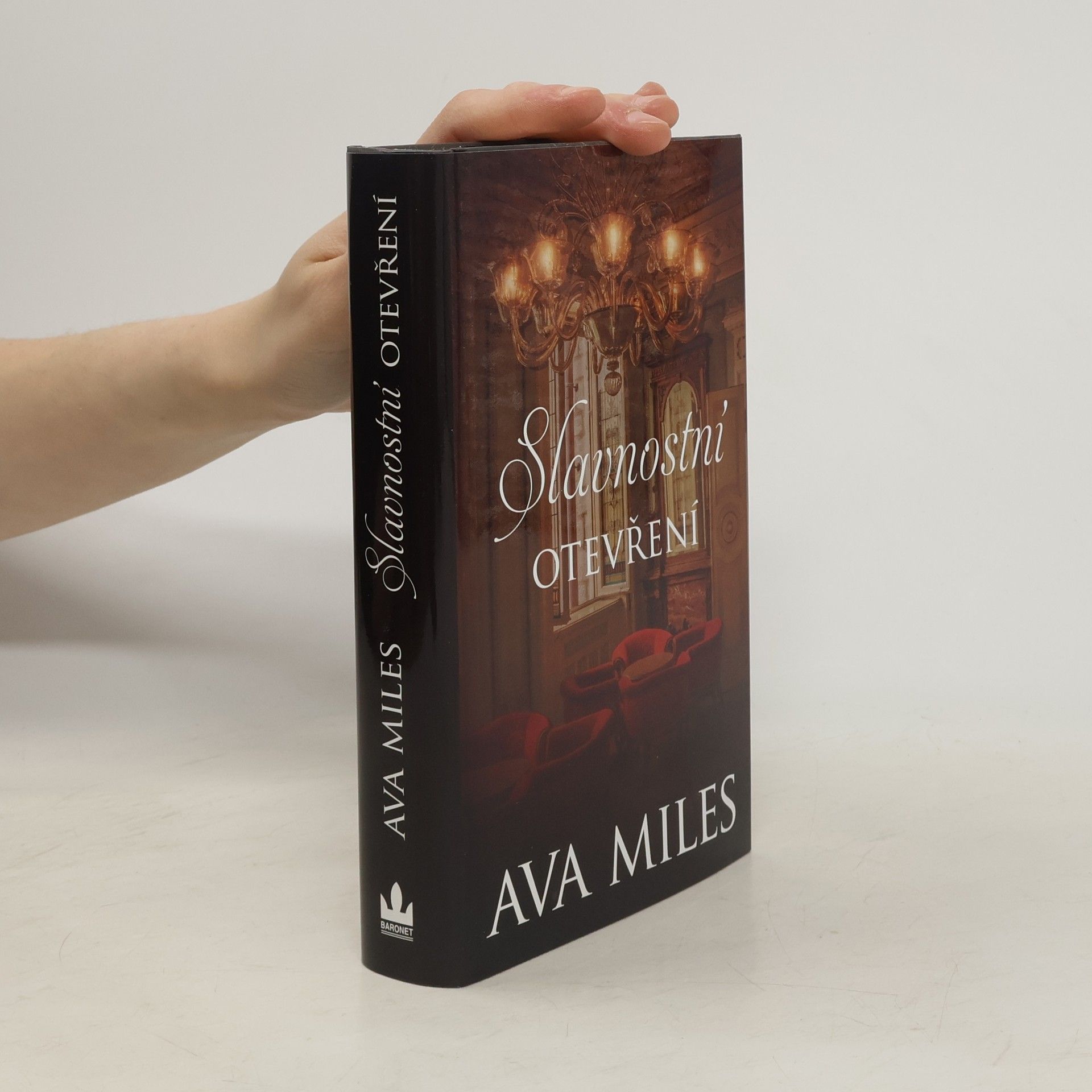 Ava Miles Slavnostní otevření