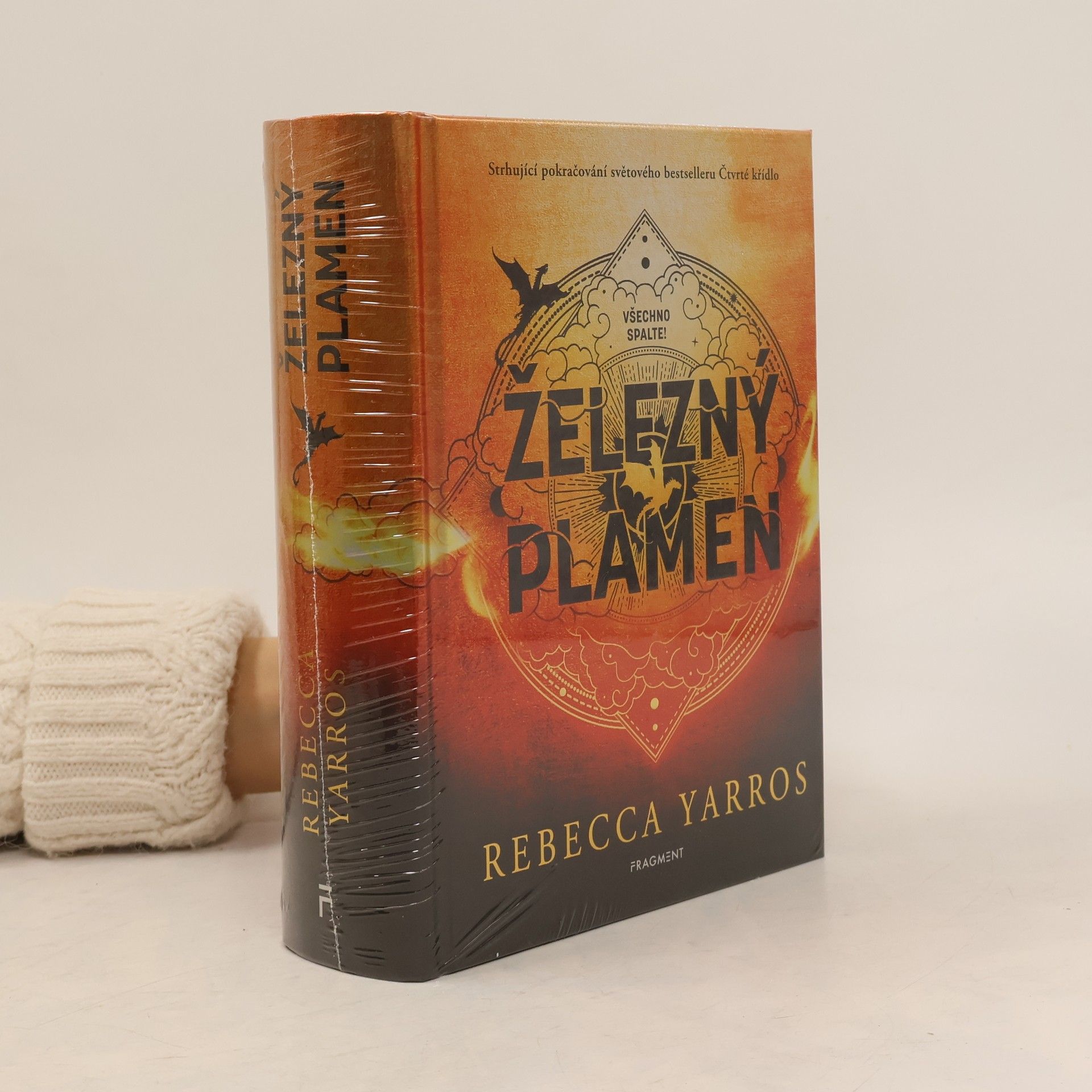 Rebecca Yarros Železný plamen