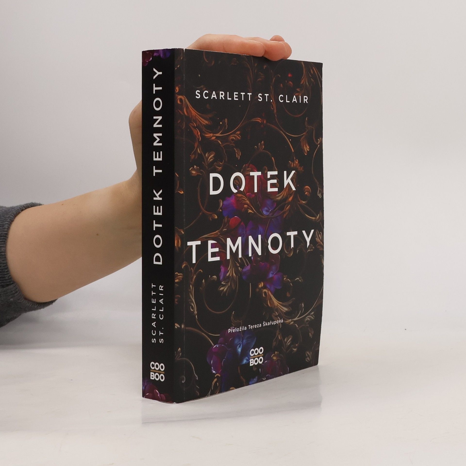 Scarlett St. Clair Dotek temnoty