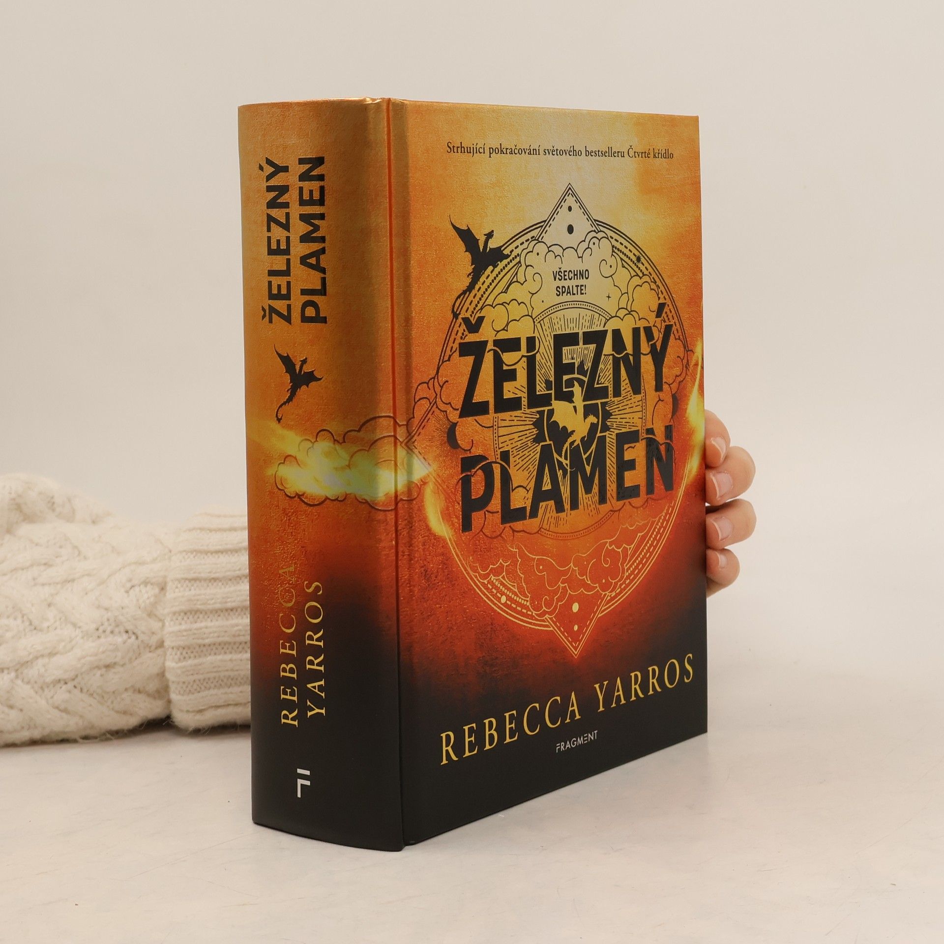 Rebecca Yarros Železný plamen