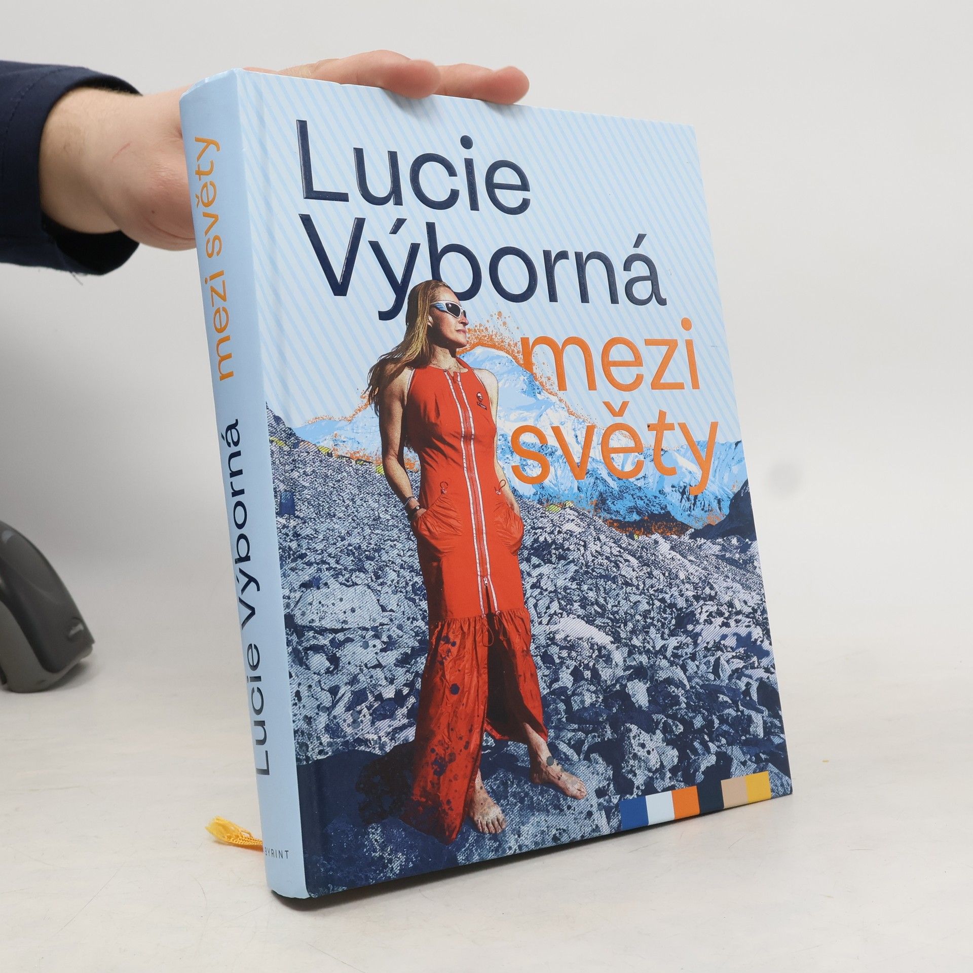 Lucie Výborná Mezi světy