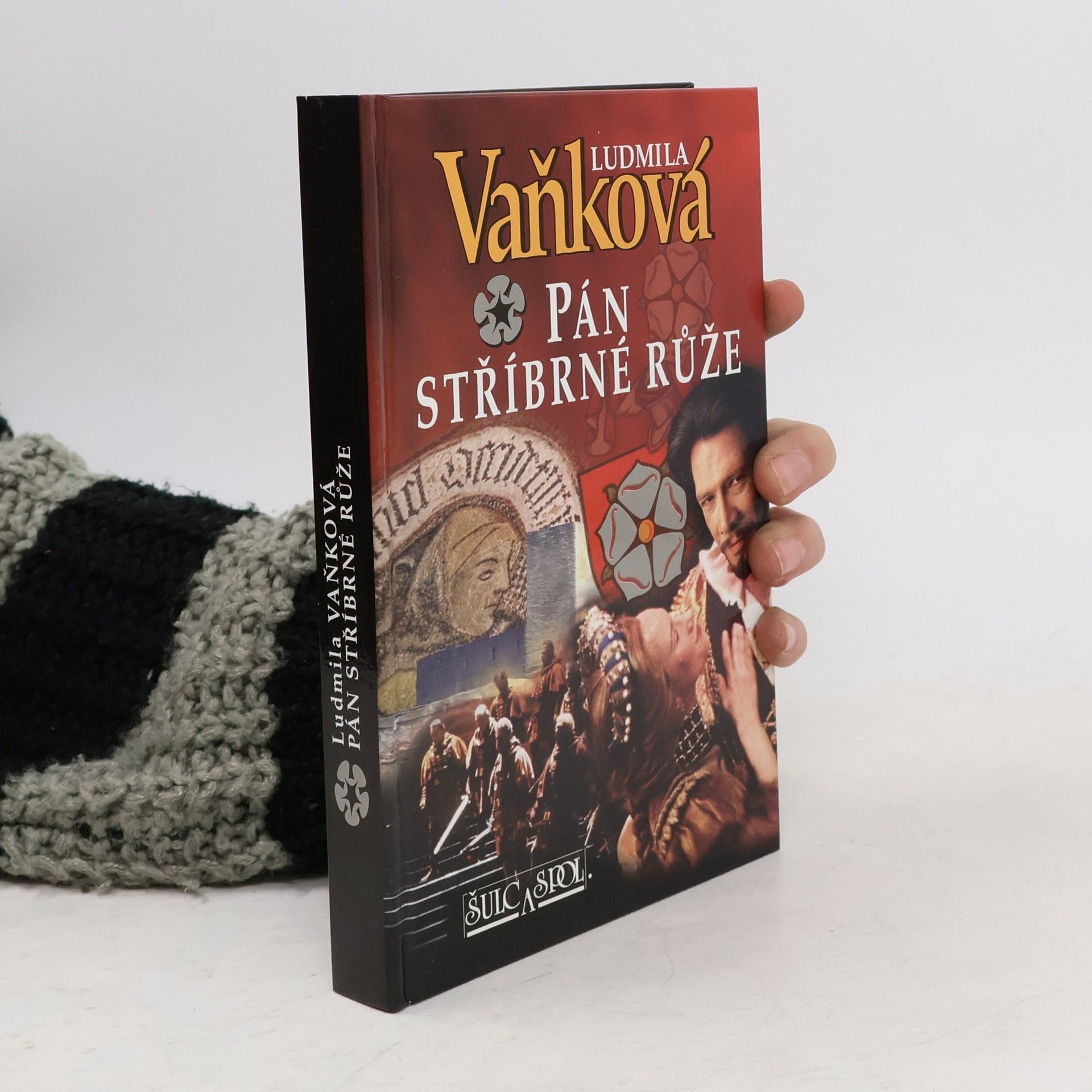 Pán stříbrné růže