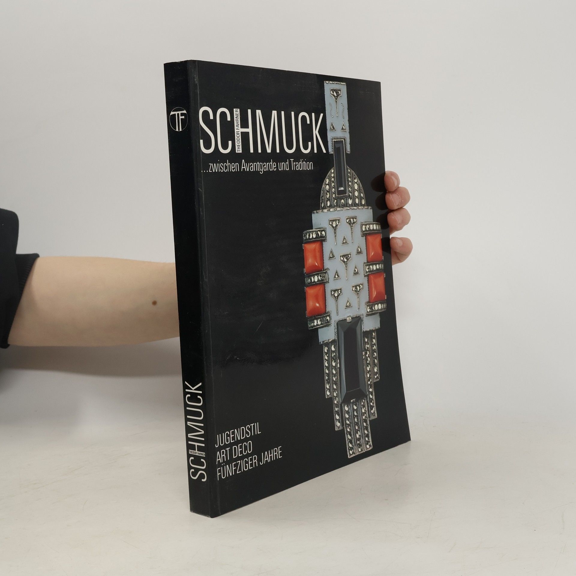 Theodor Fahrner: Schmuck zwischen Avantgarde und Tradition