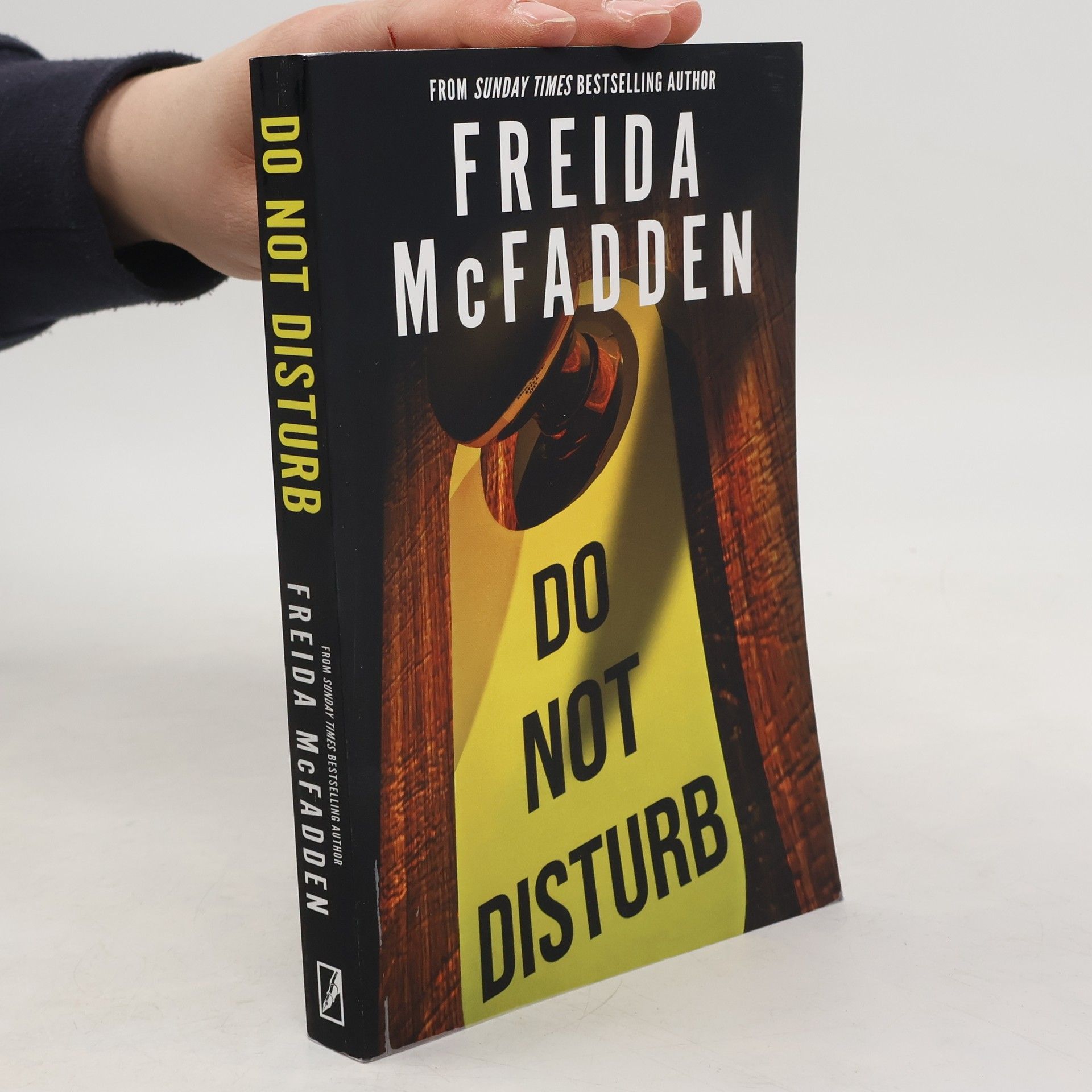 Freida McFaddenová Do Not Disturb