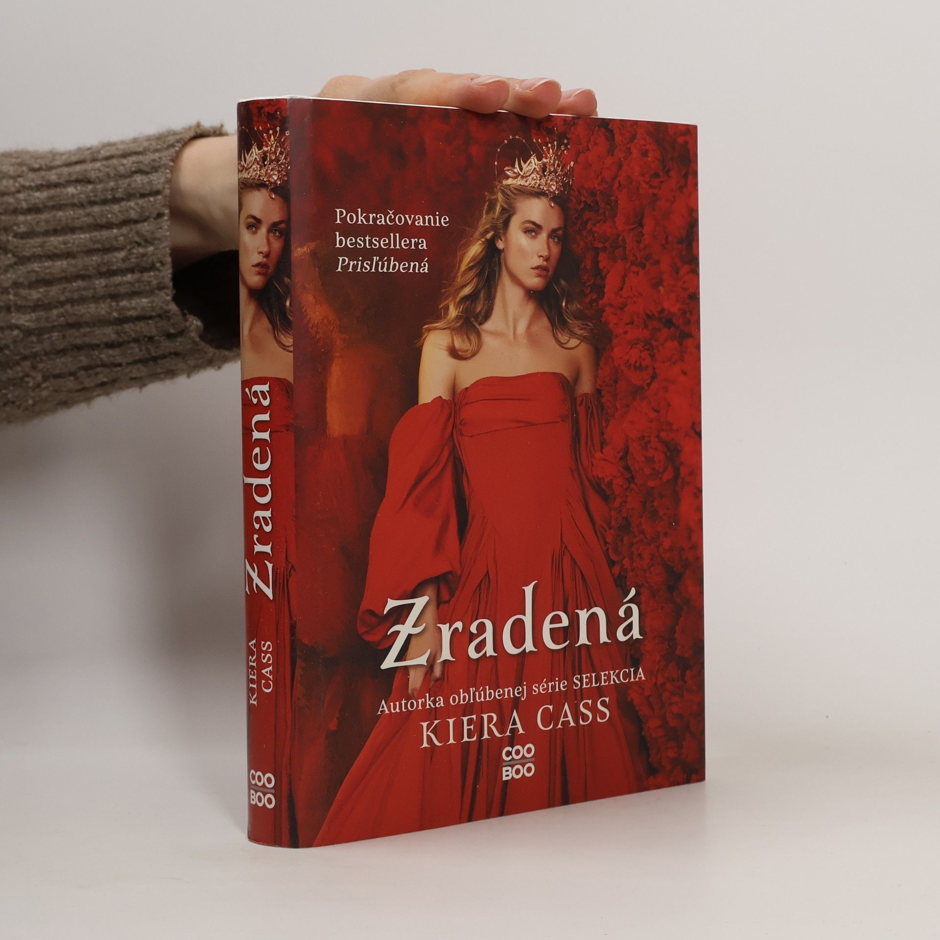 Kiera Cass Zradená