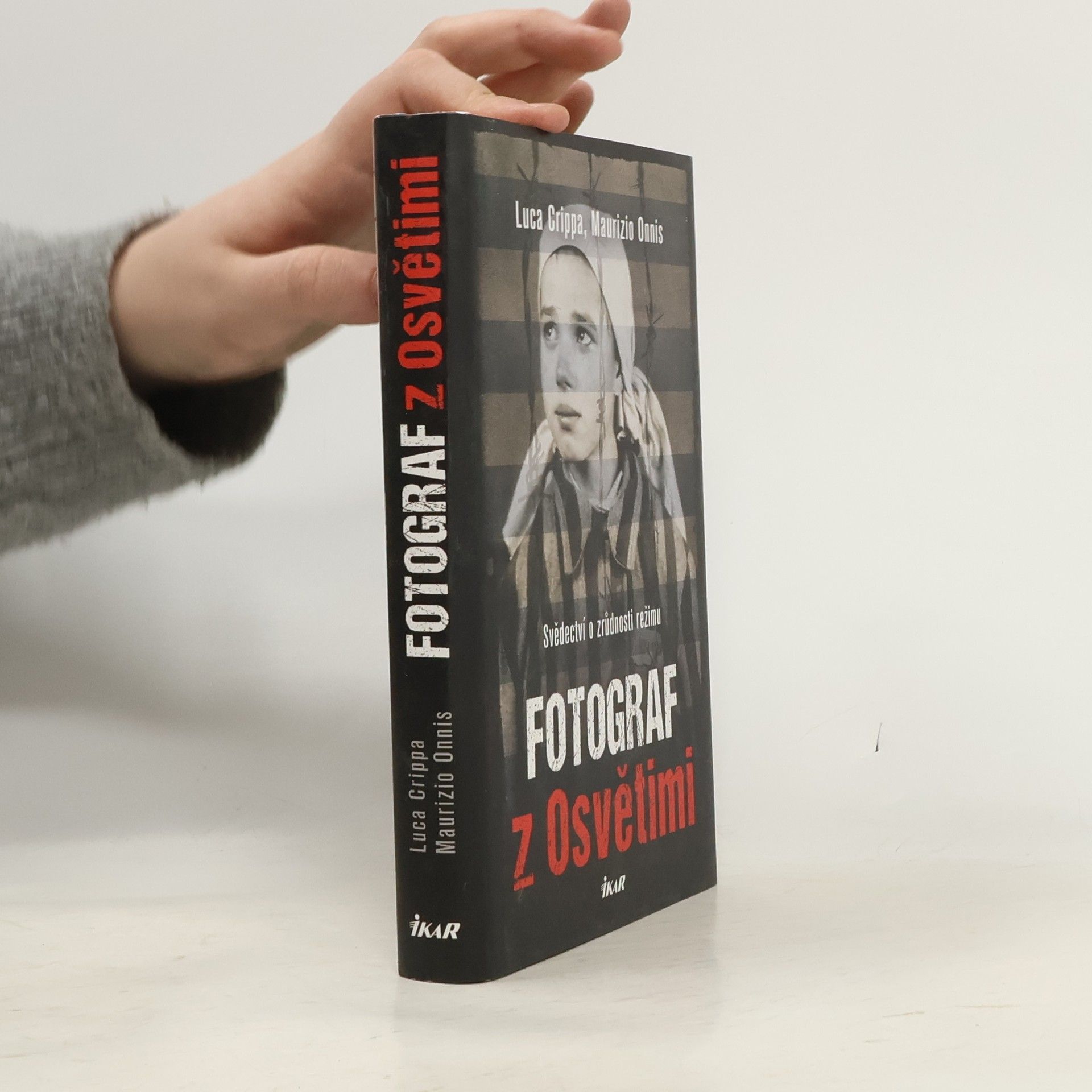 Luca Crippa Fotograf z Osvětimi