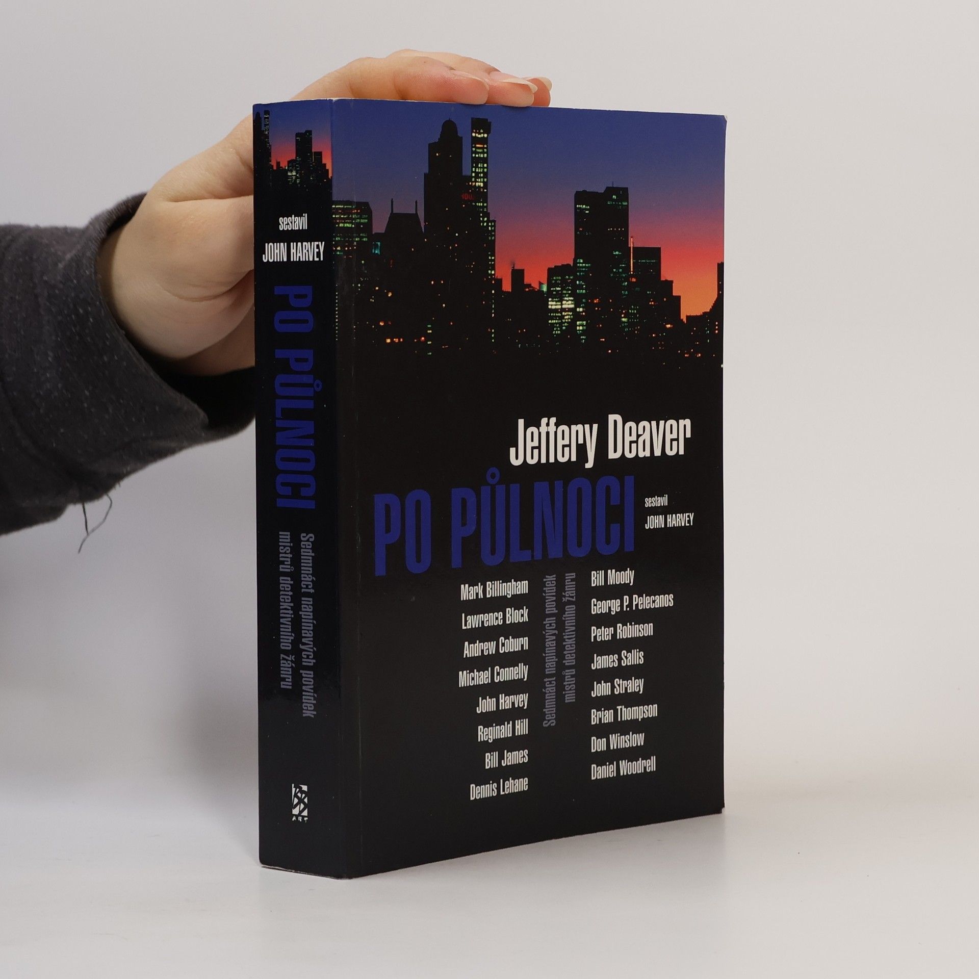 Autorenkollektiv Po půlnoci: Sedmnáct napínavých povídek mistrů detektivního žánru