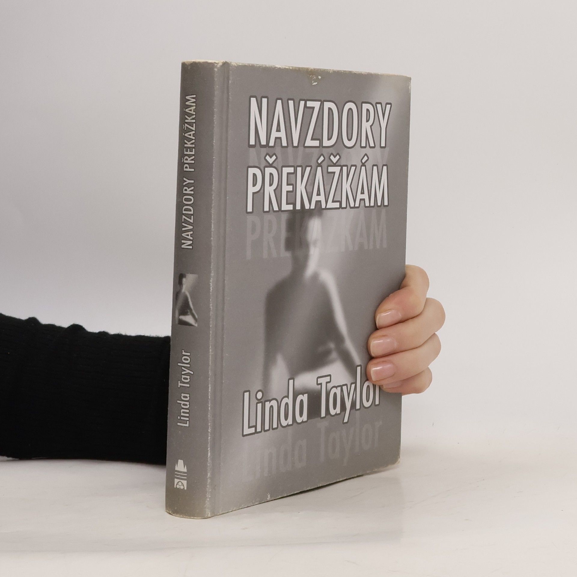Navzdory překážkám
