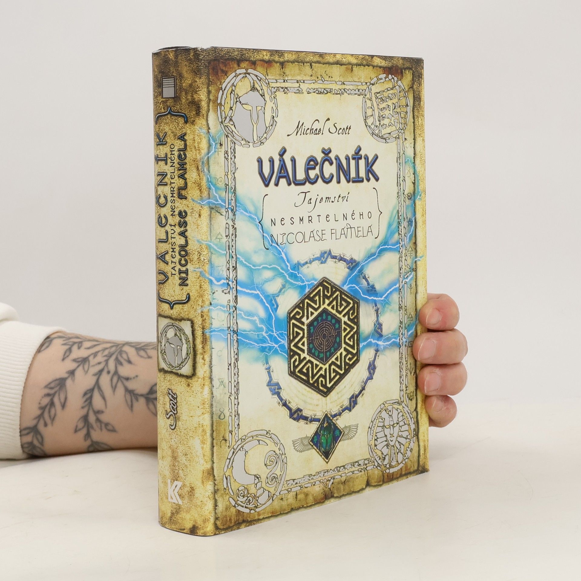Michael Scott Tajemství nesmrtelného Nikolase Flamela. Válečník