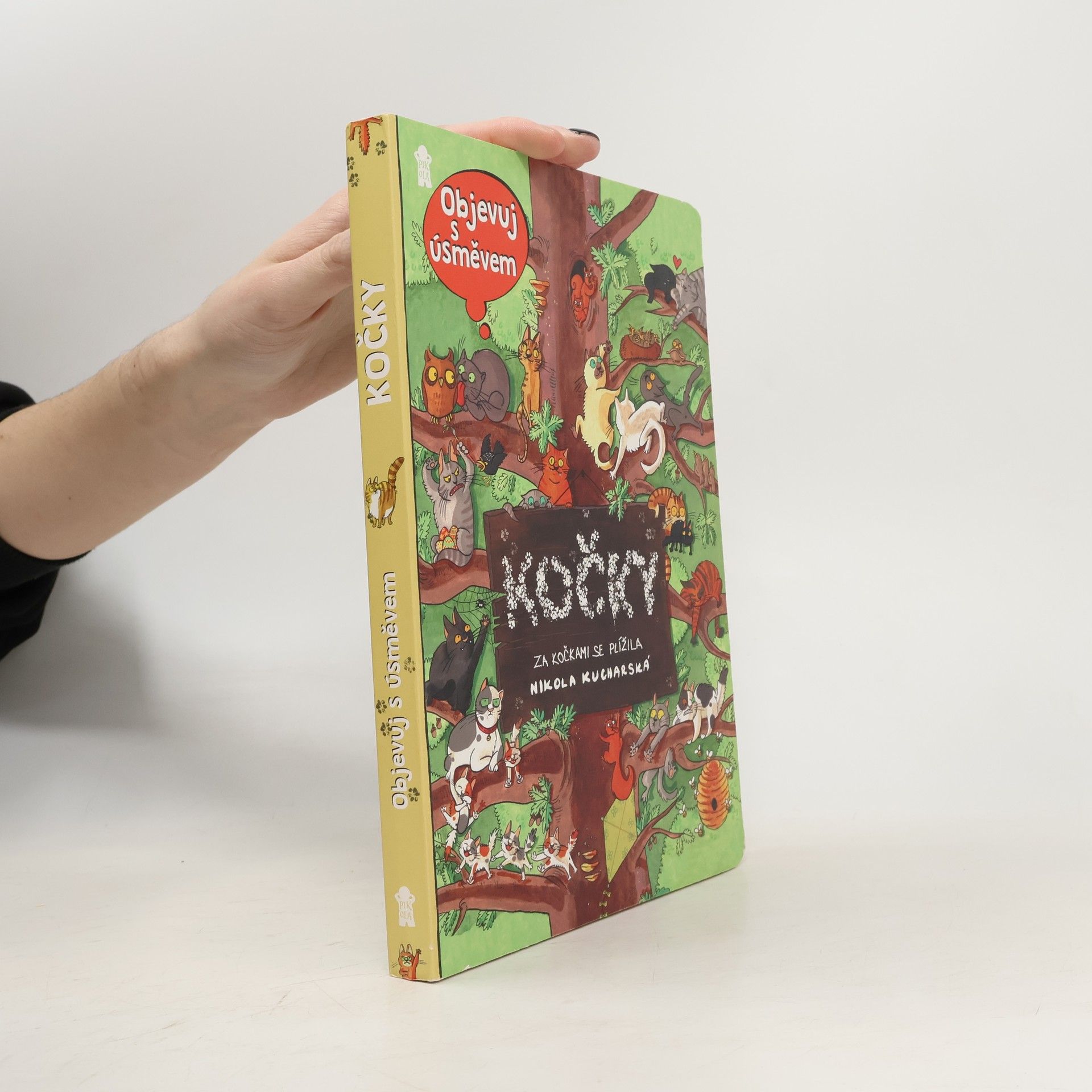 Nikola Kucharska Kočky - Za kočkami se plížila