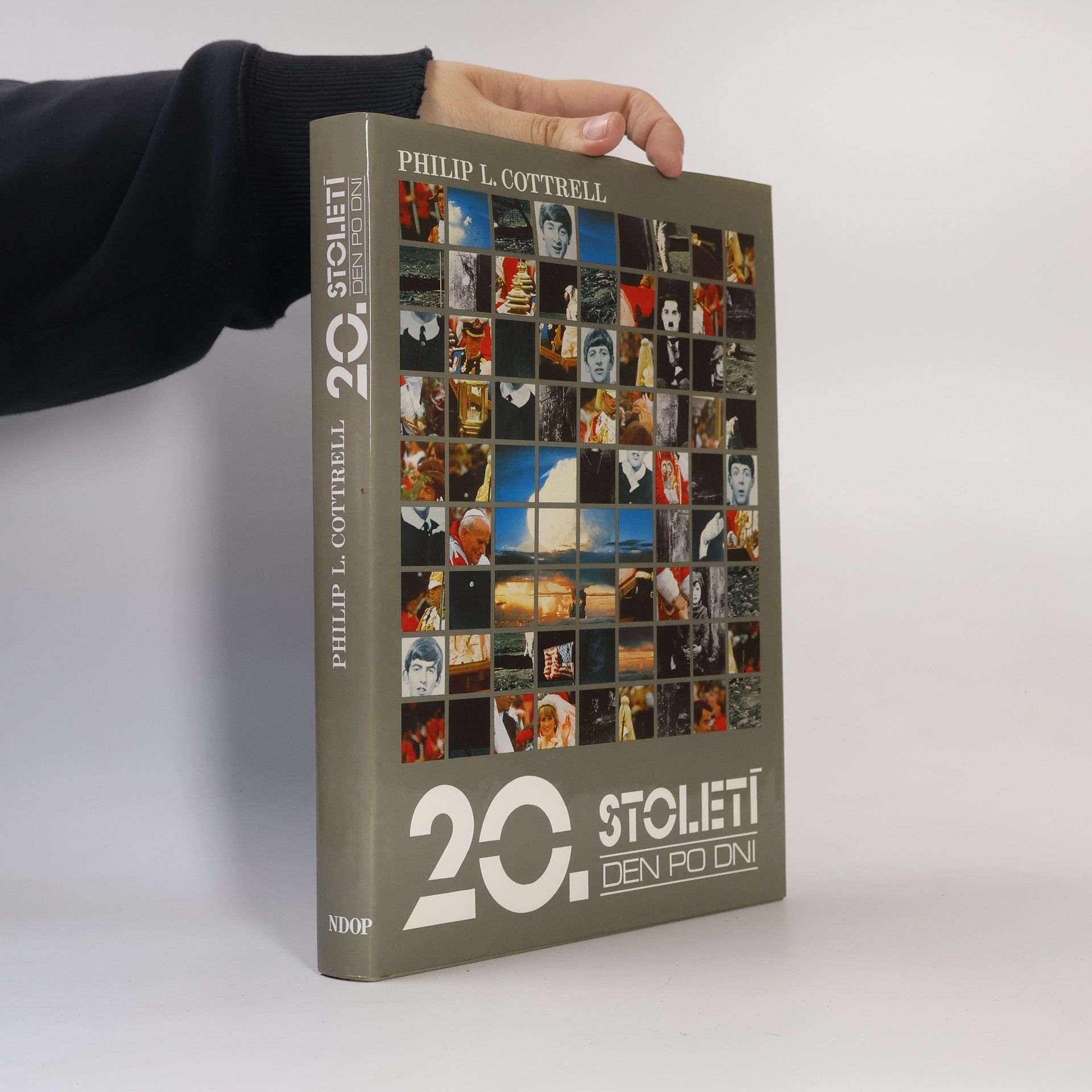 P. L. Cottrell 20. století den po dni