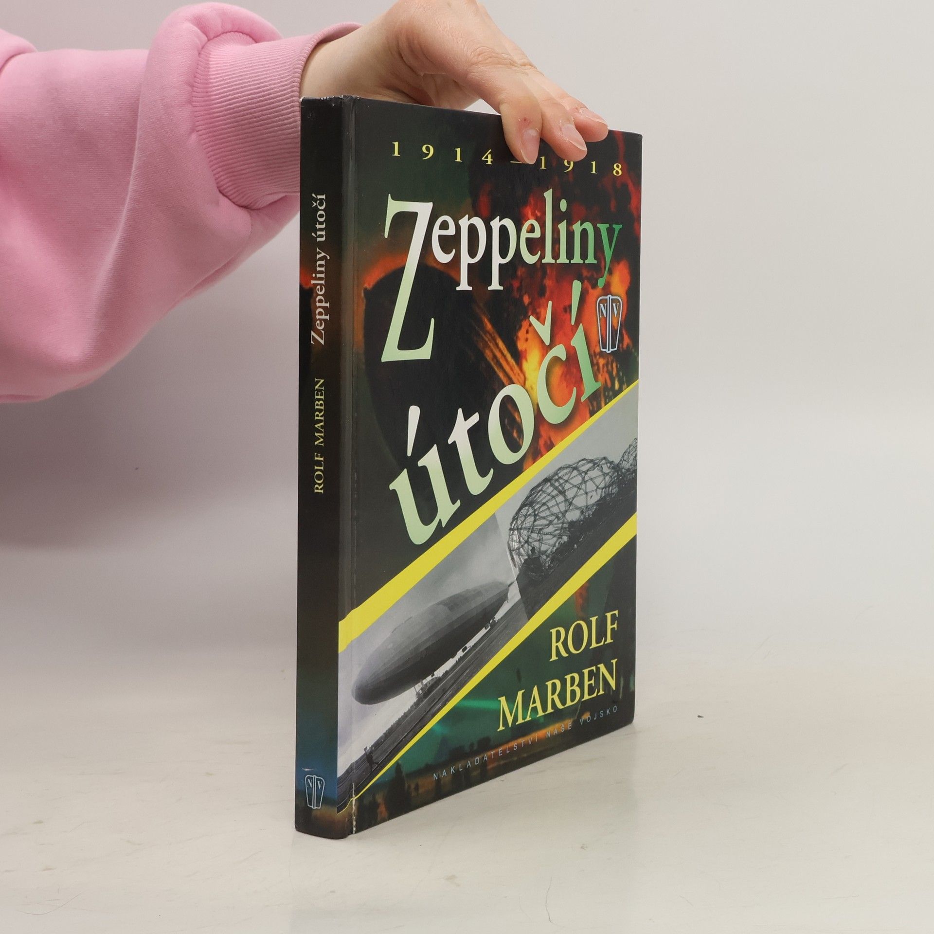 Rolf Marben Zeppeliny útočí