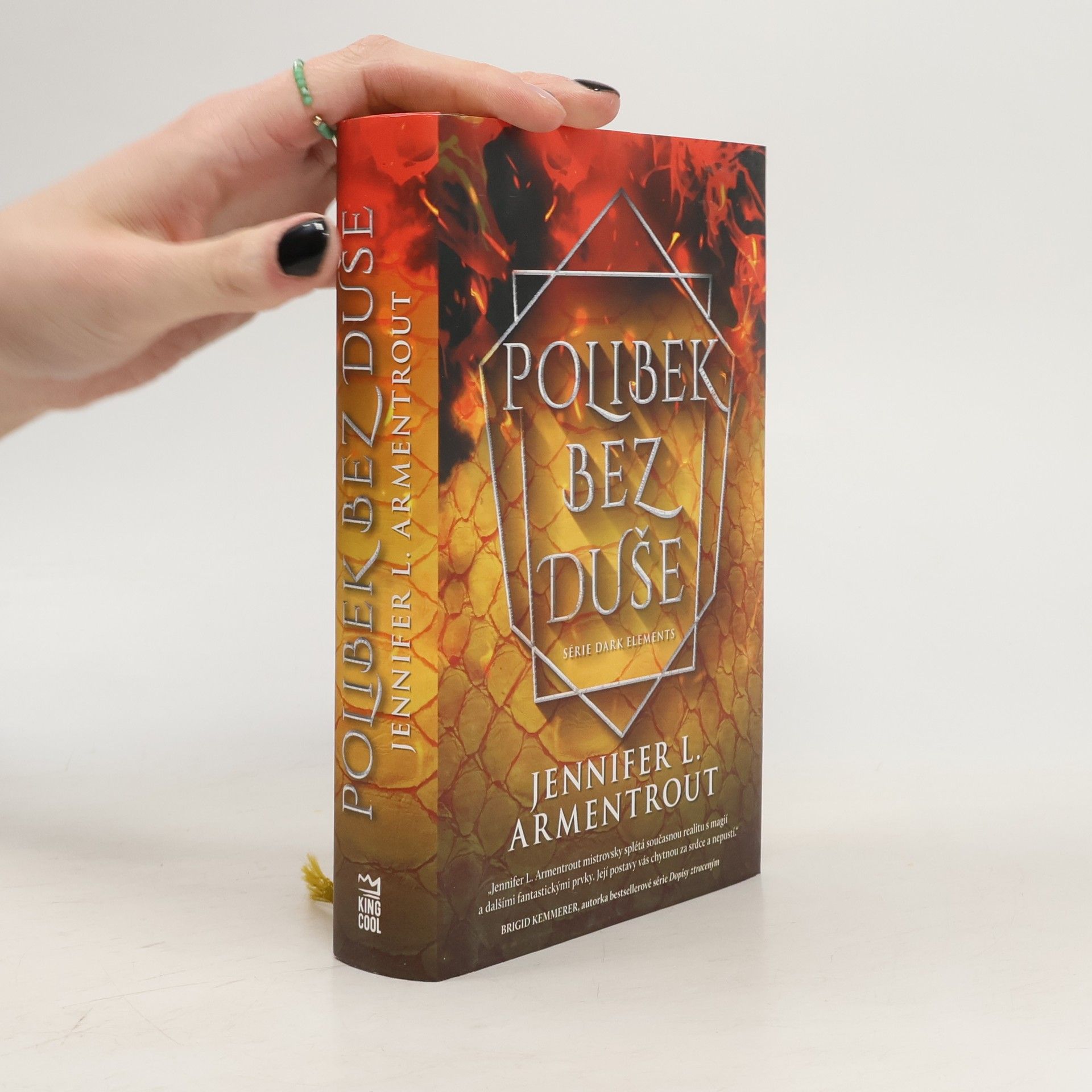 Jennifer L. Armentrout Polibek bez duše