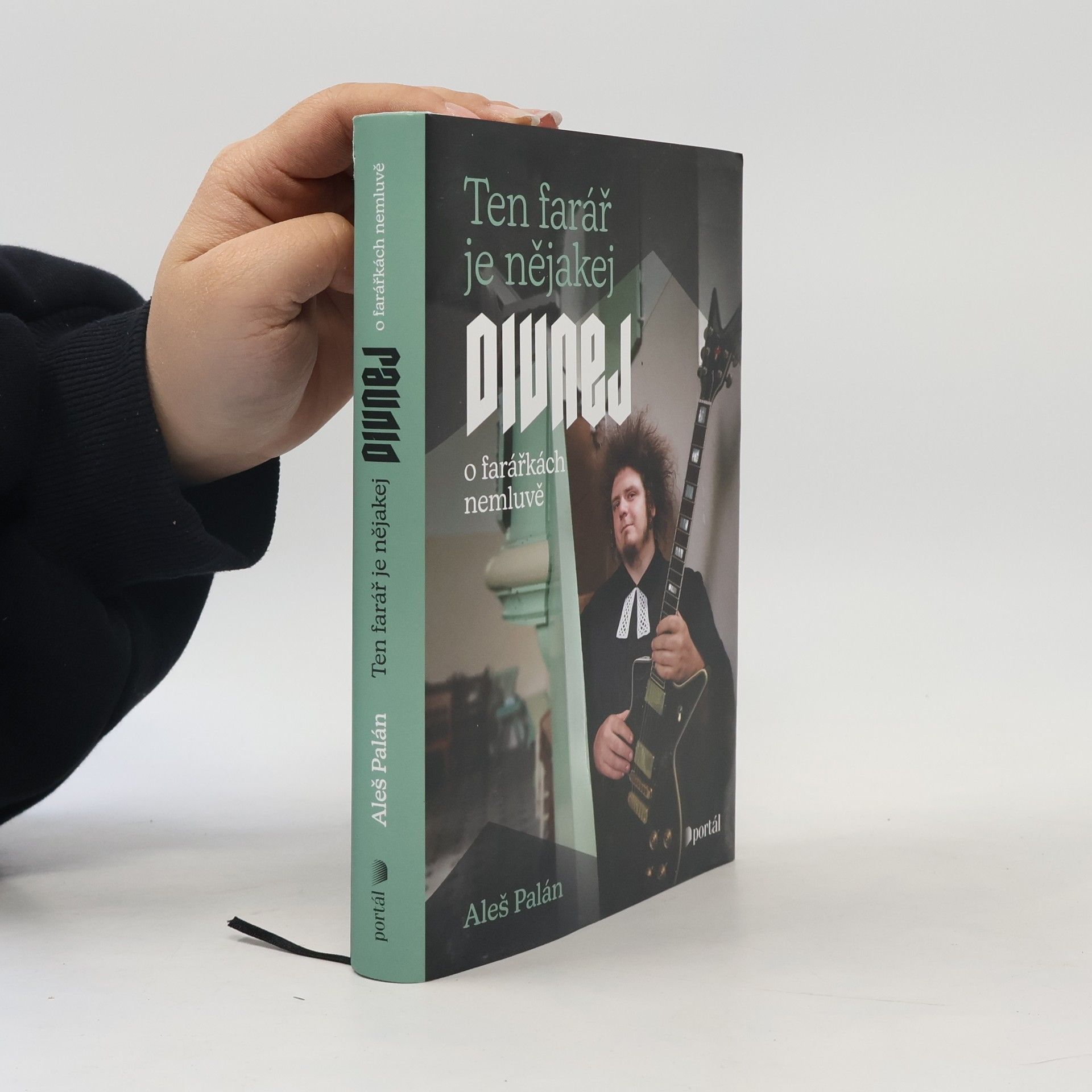 Aleš Palán Ten farář je nějakej divnej, o farářkách nemluvě