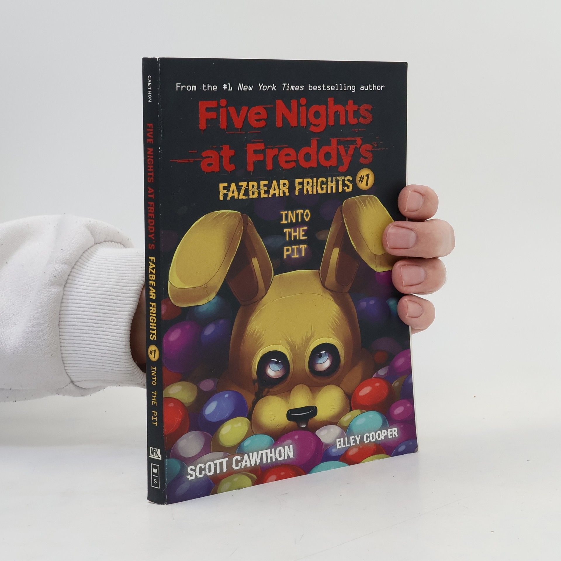 Elley Cooper Into the pit