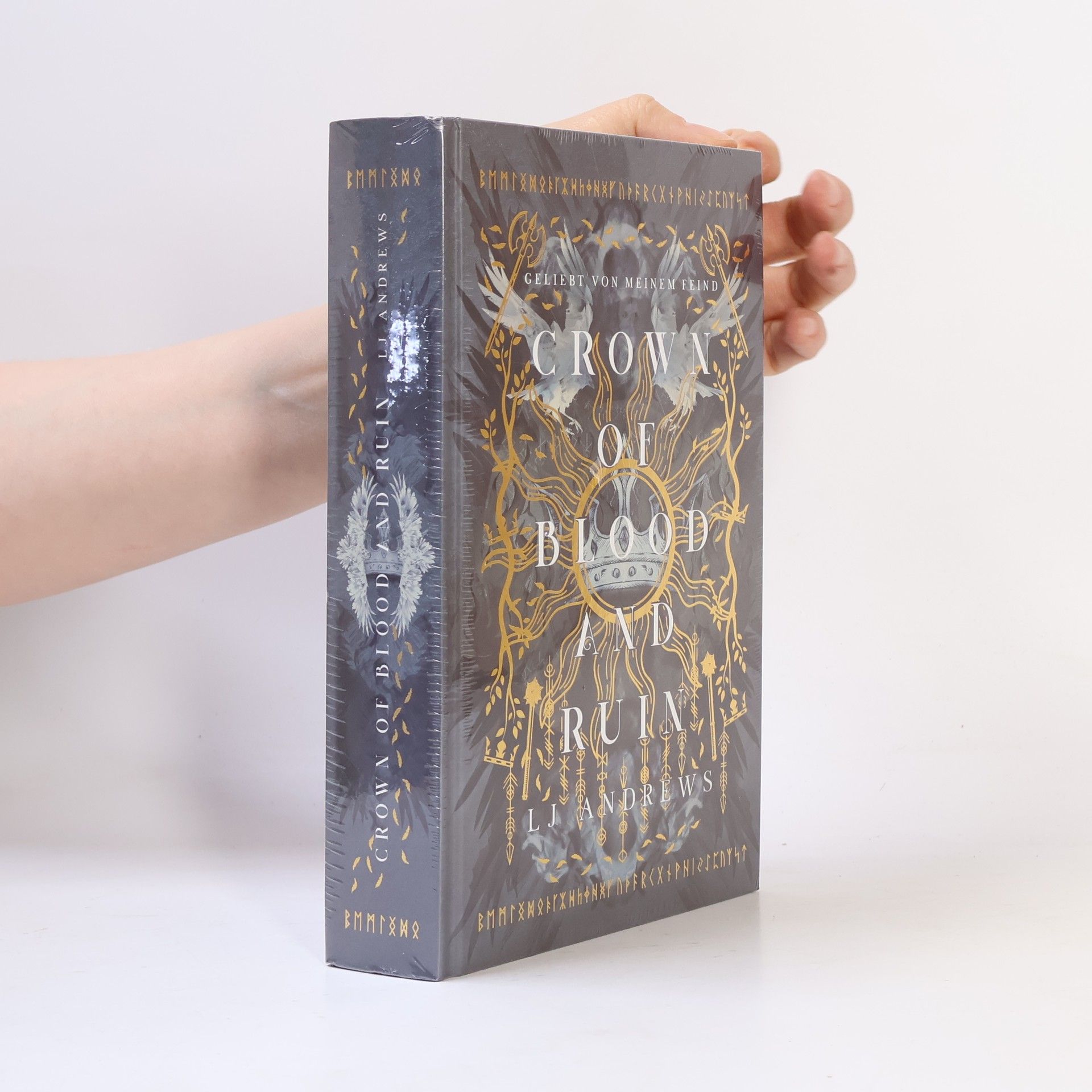 Maike Claußnitzer Crown of Blood and Ruin