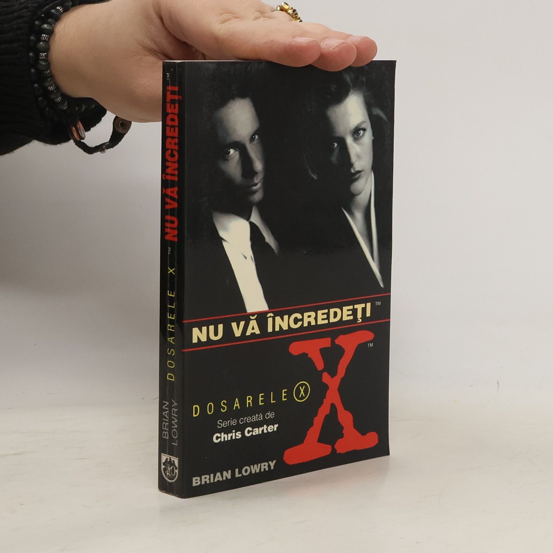 Brian Lowry Dosarele X: Nu vă încredeți