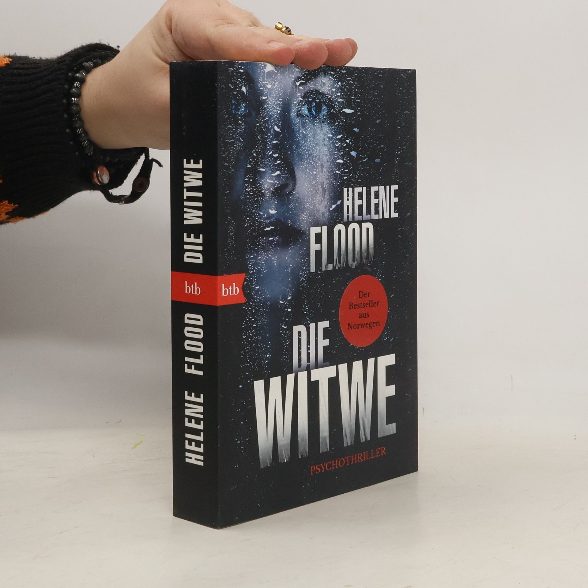 Helene Flood Die Witwe