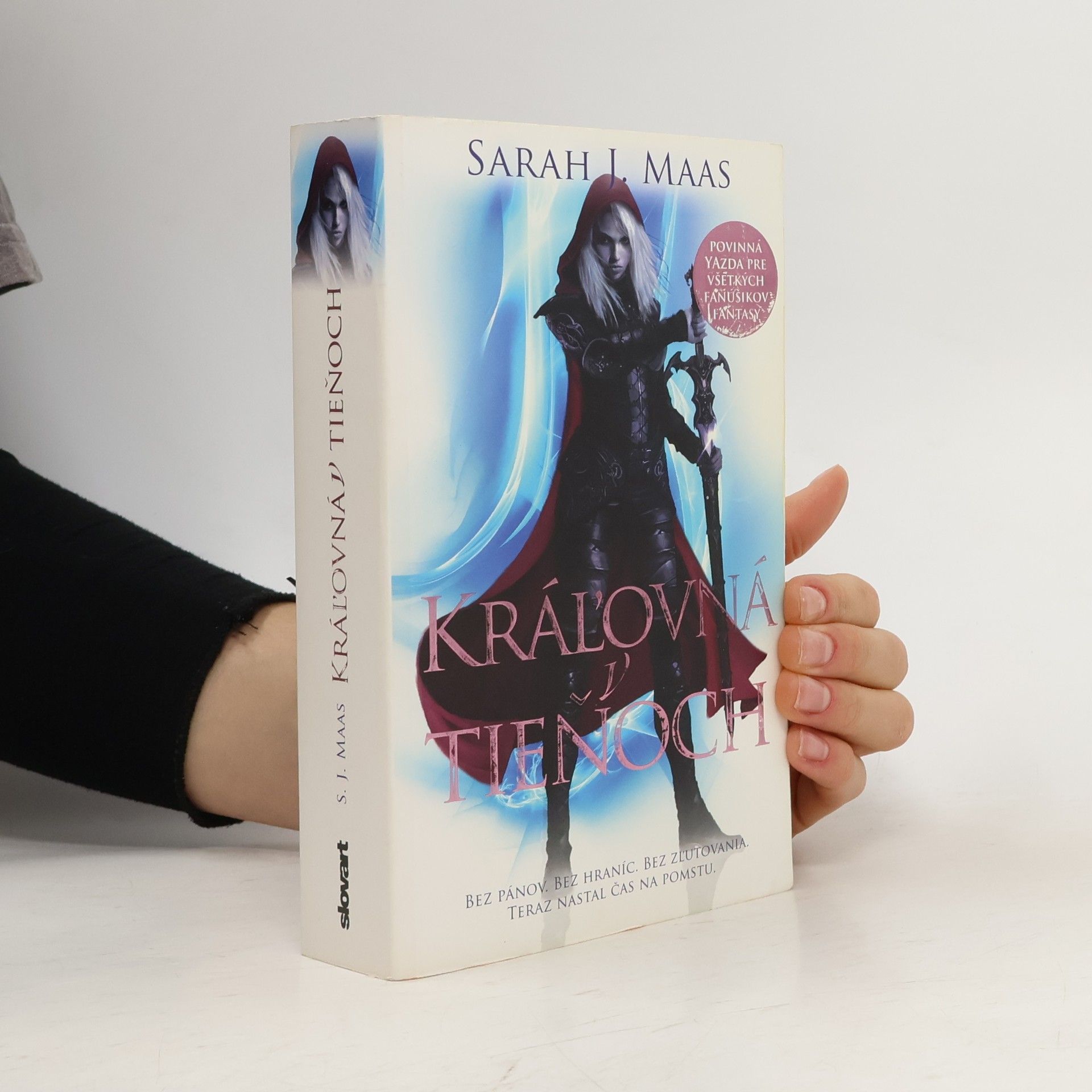 Sarah J. Maas Kráľovná v tieňoch