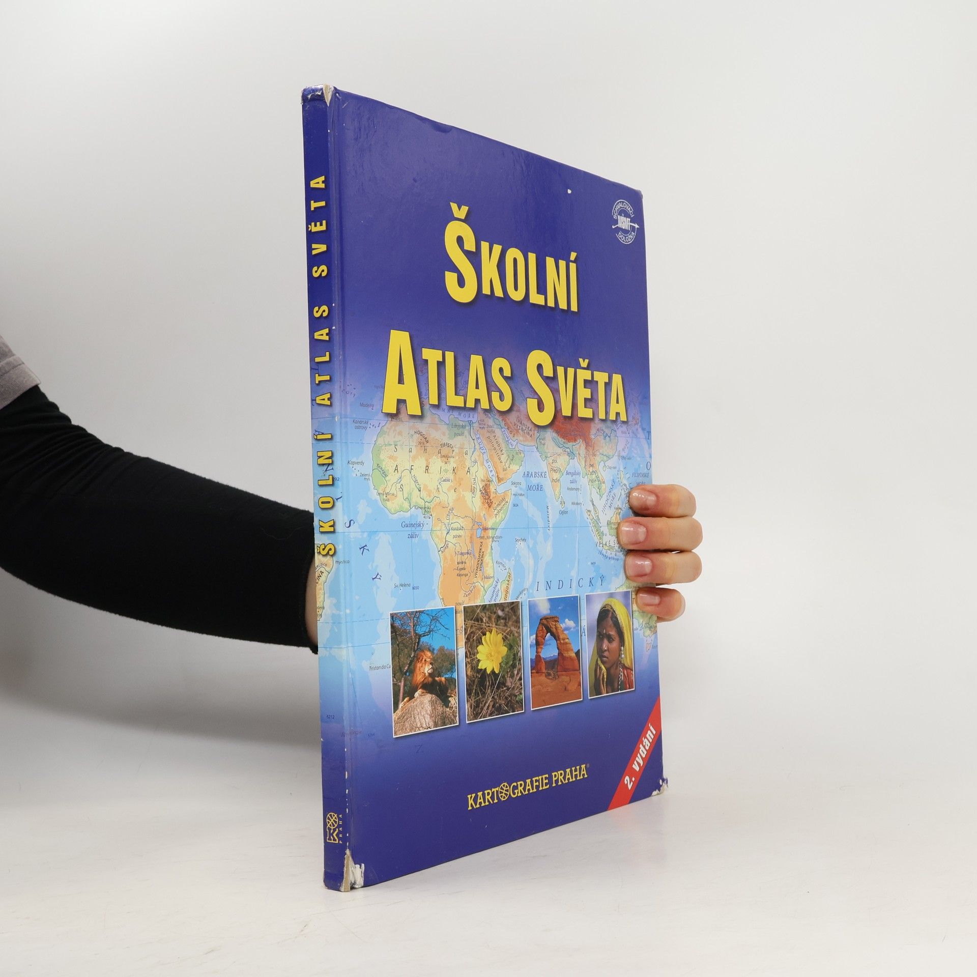 Autorenkollektiv Školní atlas světa