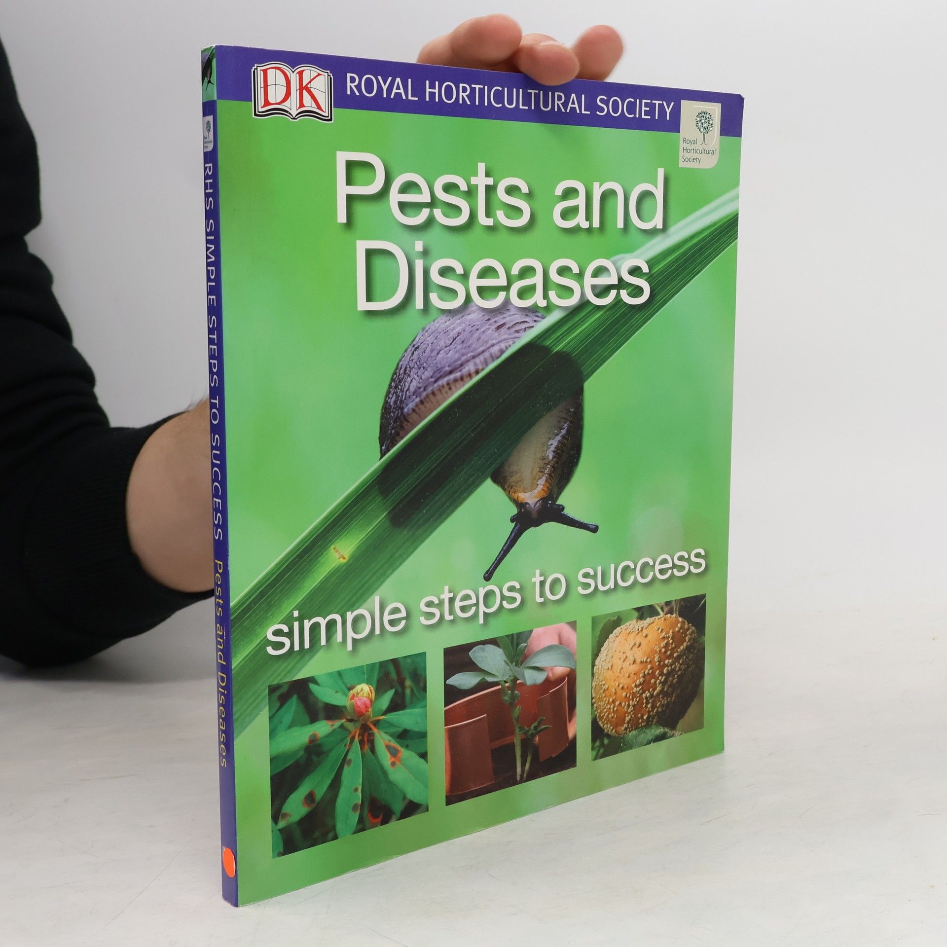 Andrew Halstead RHS Simple Steps to Success: Pests and Diseases