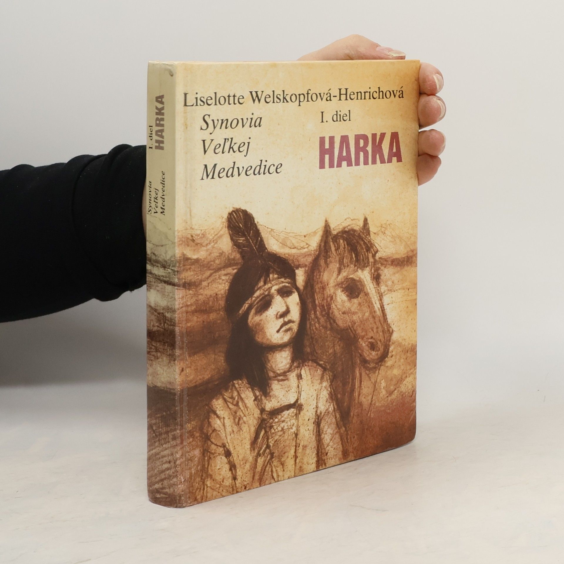 Liselotte Welskopfová-Henrichová Harka. Synovia Veľkej Medvedice I.