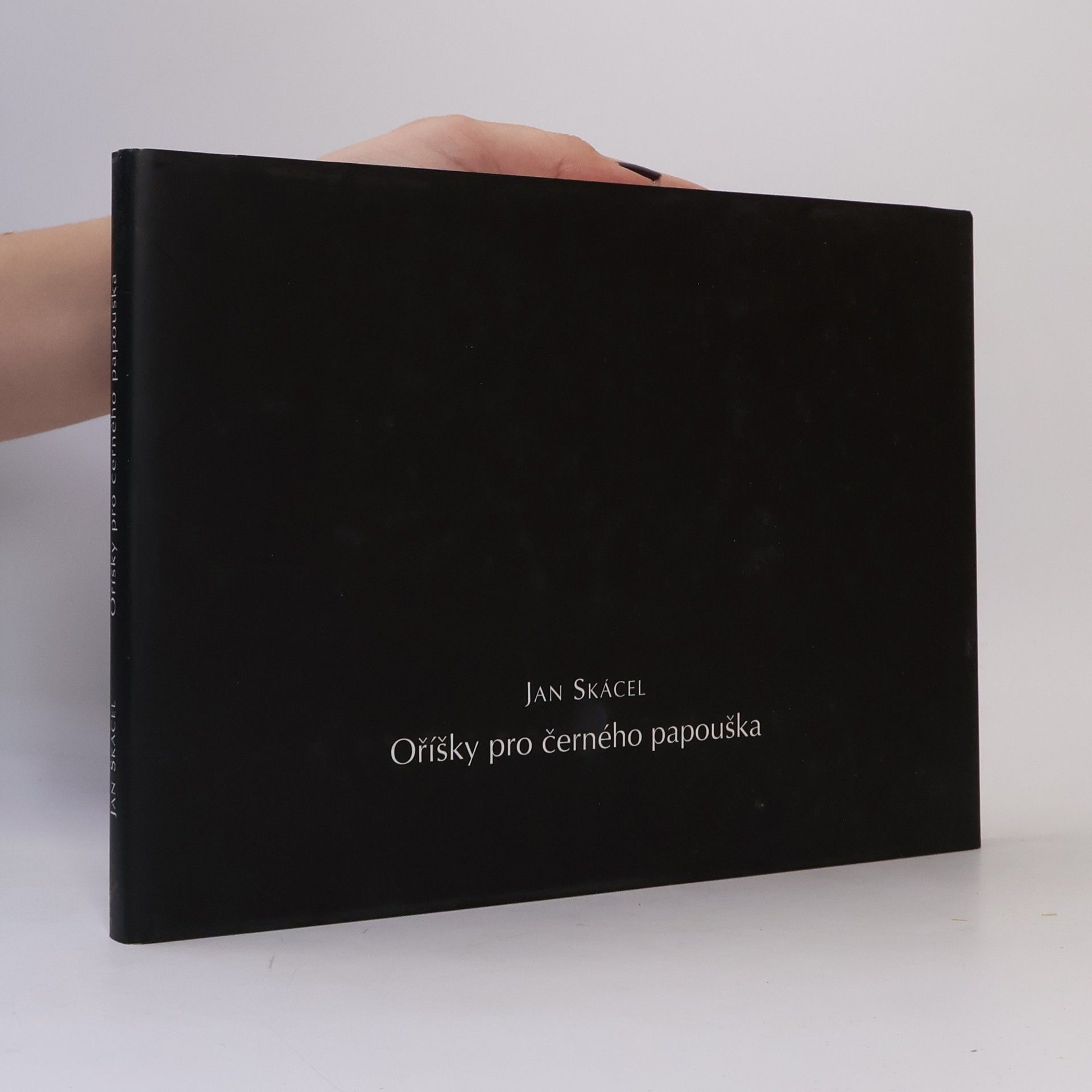 Jan Skácel Oříšky pro černého papouška