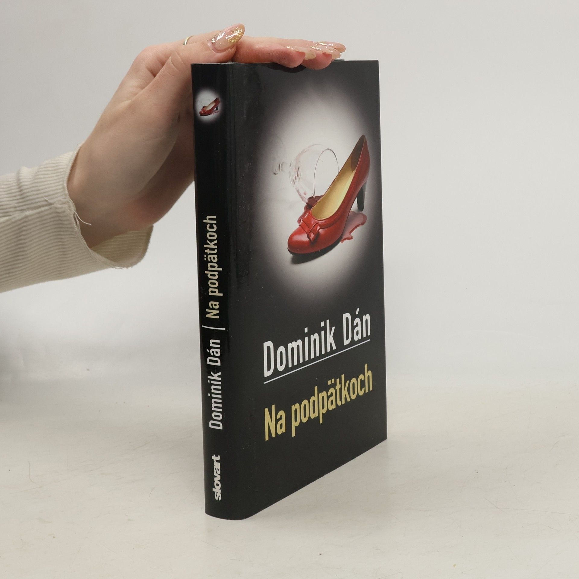 Dominik Dán Na podpätkoch