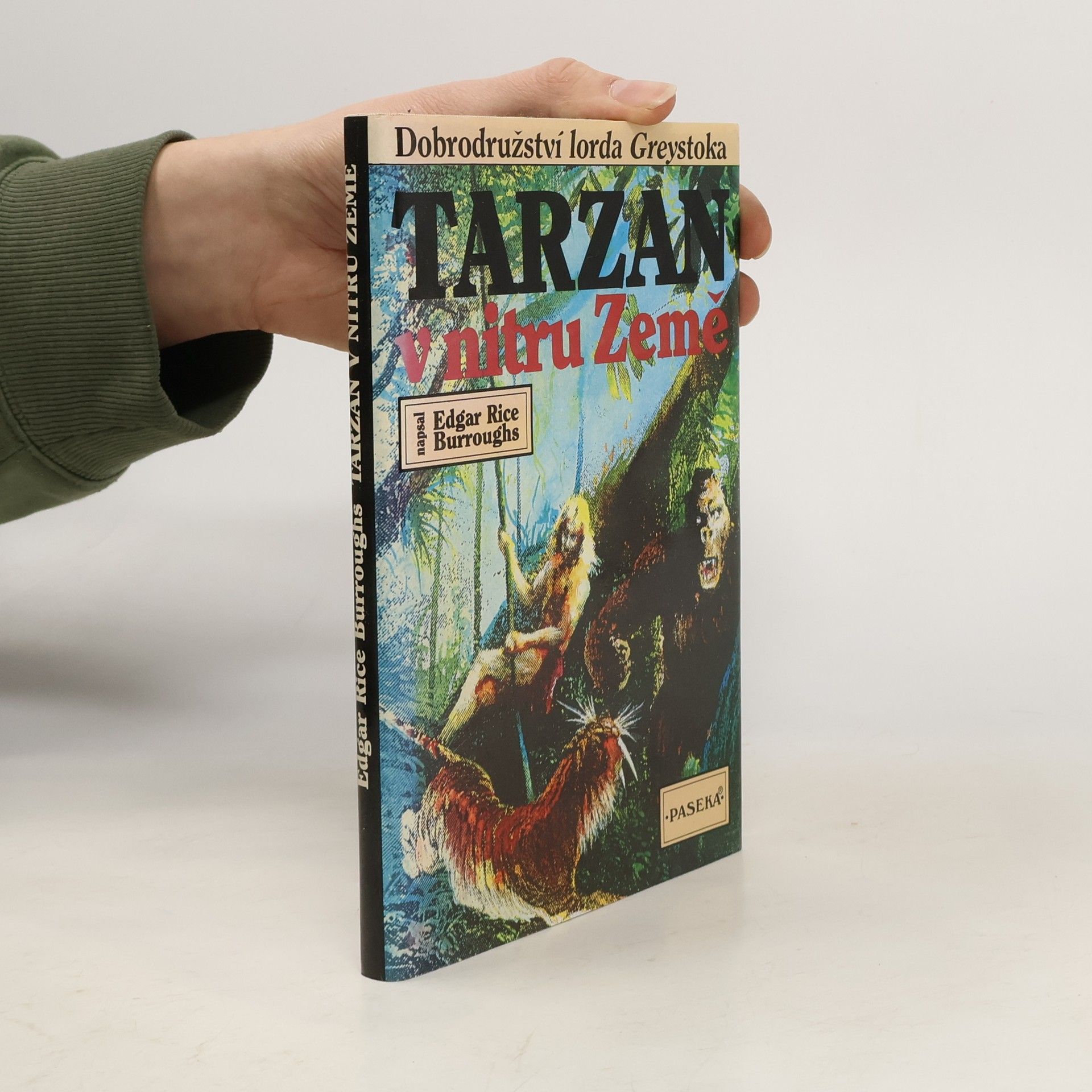 Edgar Rice Burroughs Tarzan v nitru země