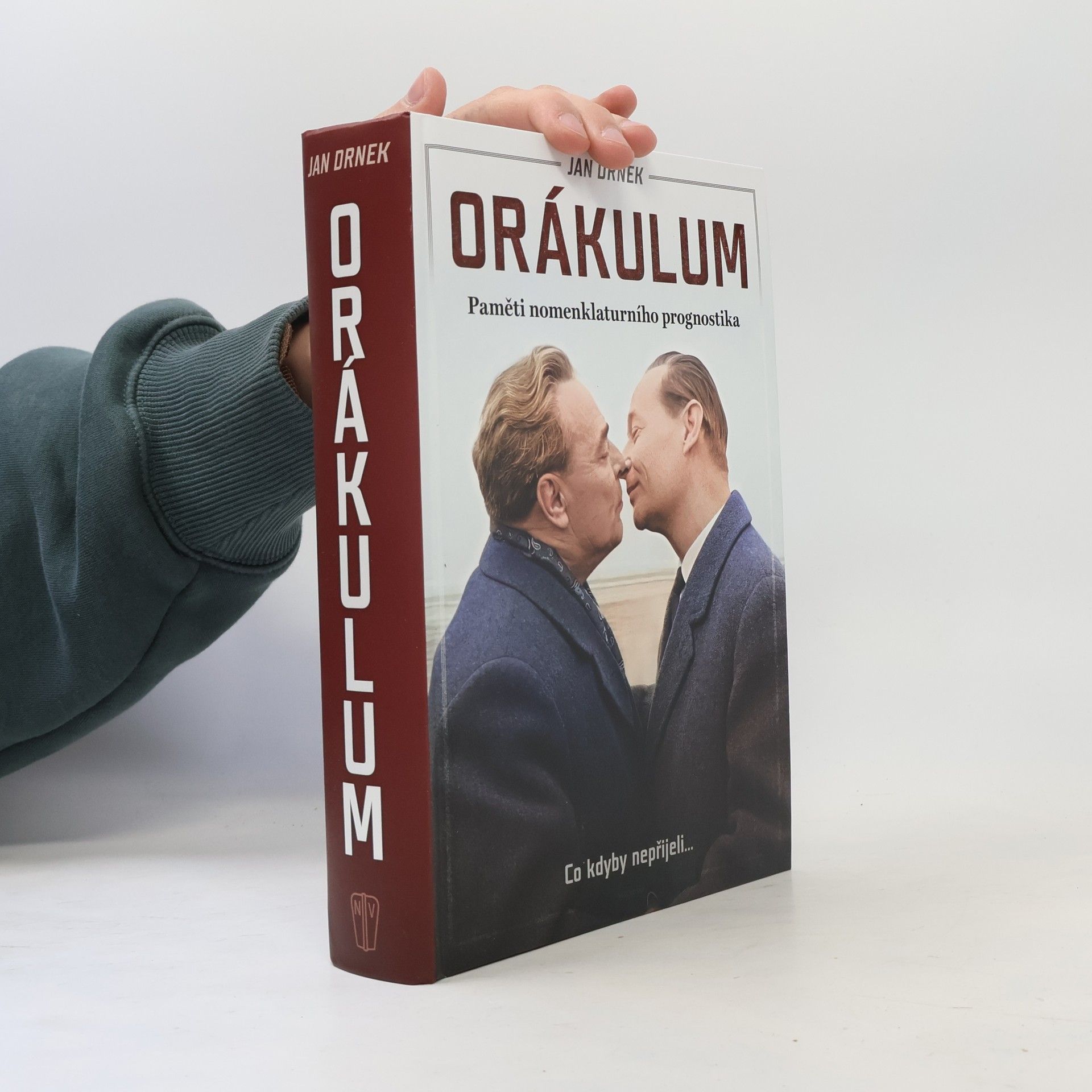 Jan Drnek Orákulum. Paměti nomenklaturního prognostika