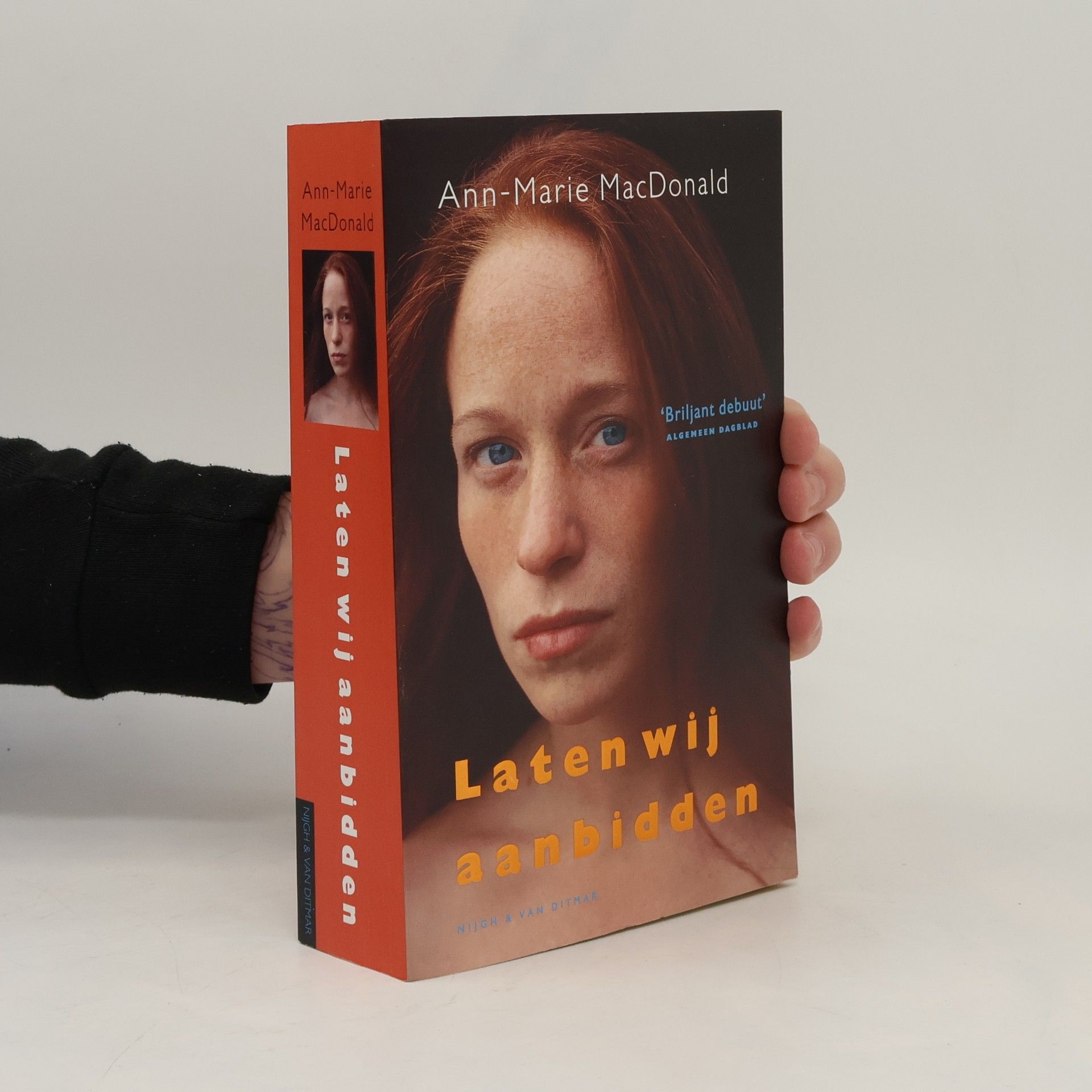 Ann-Marie MacDonald Laten wij aanbidden