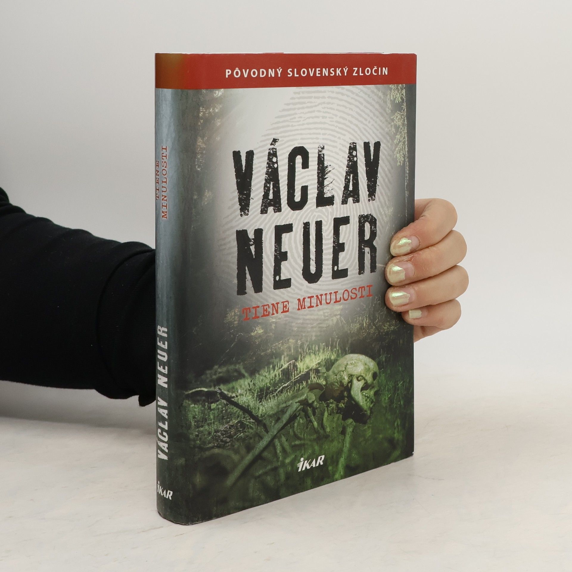 Václav Neuer Tiene minulosti