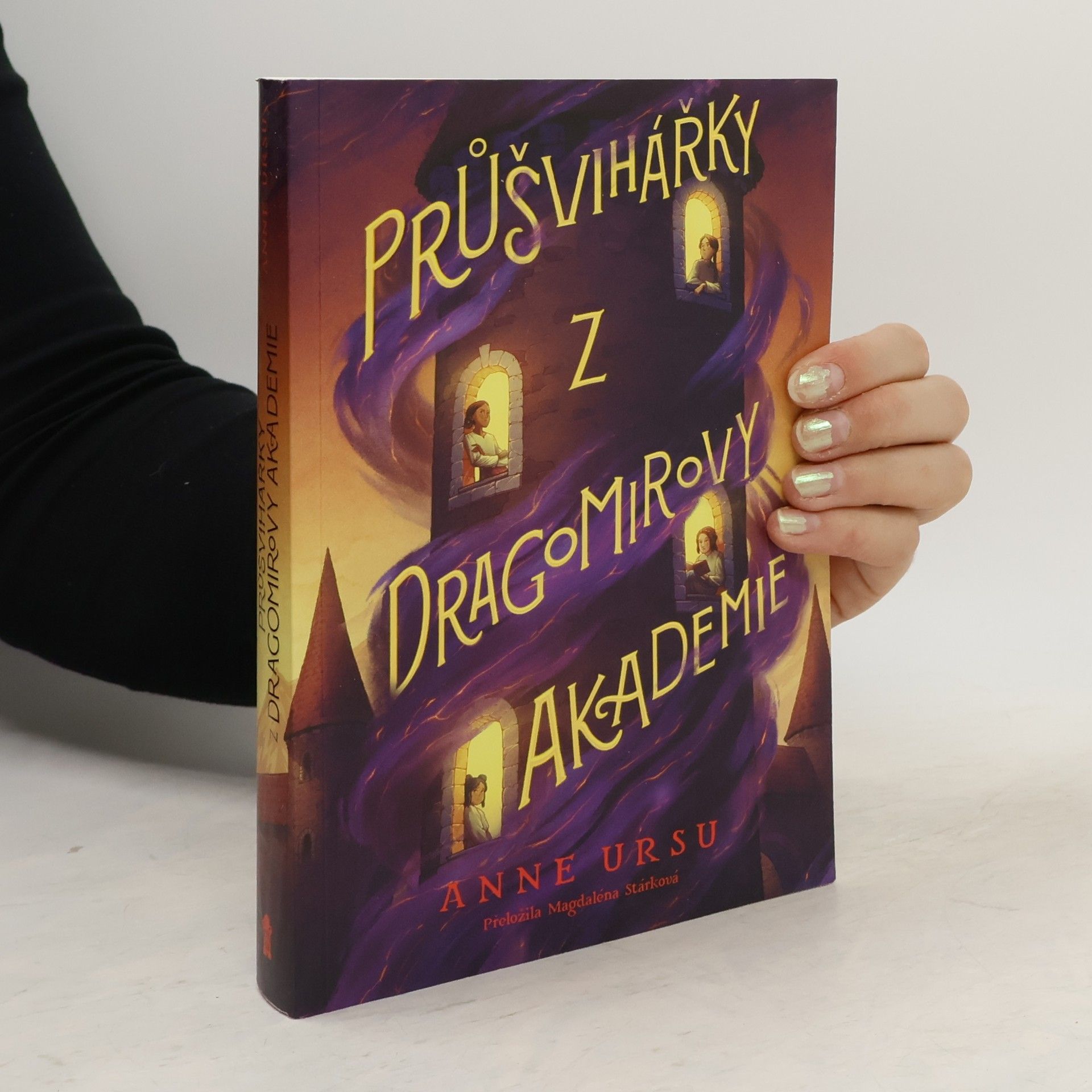 Anne Ursu Průšvihářky z Dragomirovy akademie