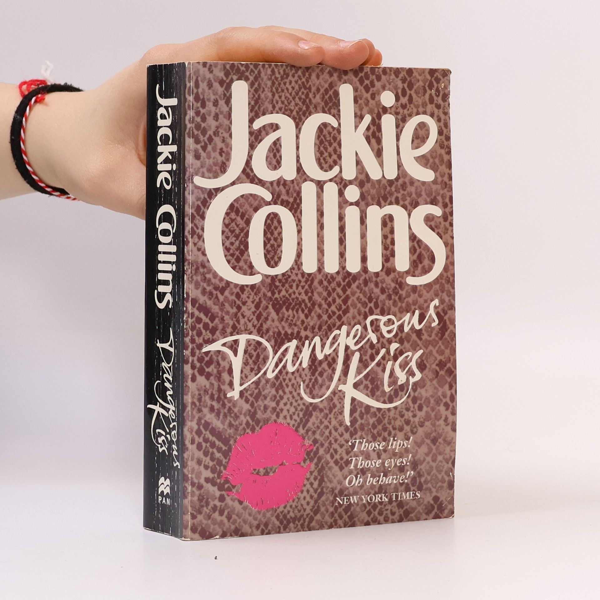 Jackie Collins Dangerous Kiss