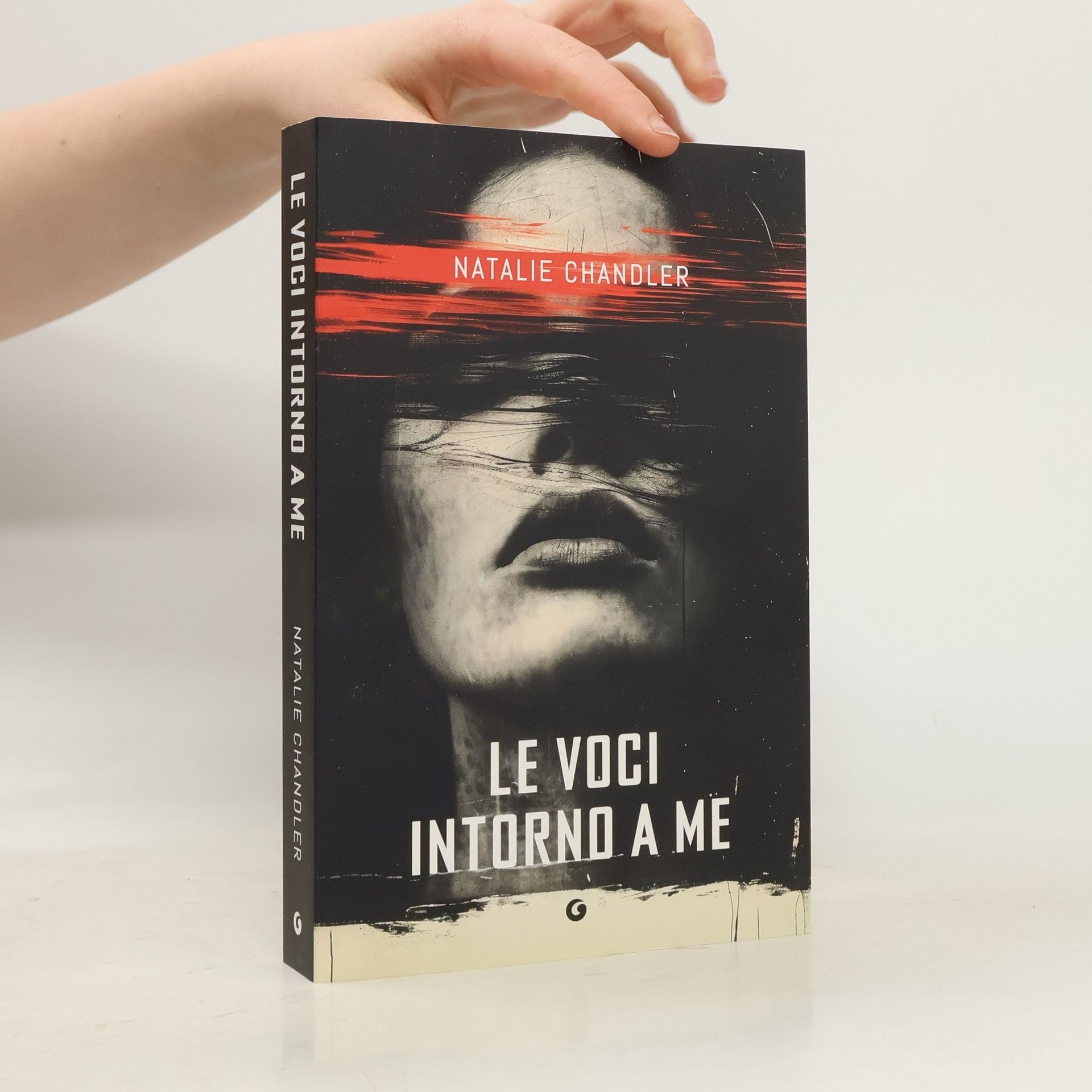 Natalie Chandler Le voci intorno a me