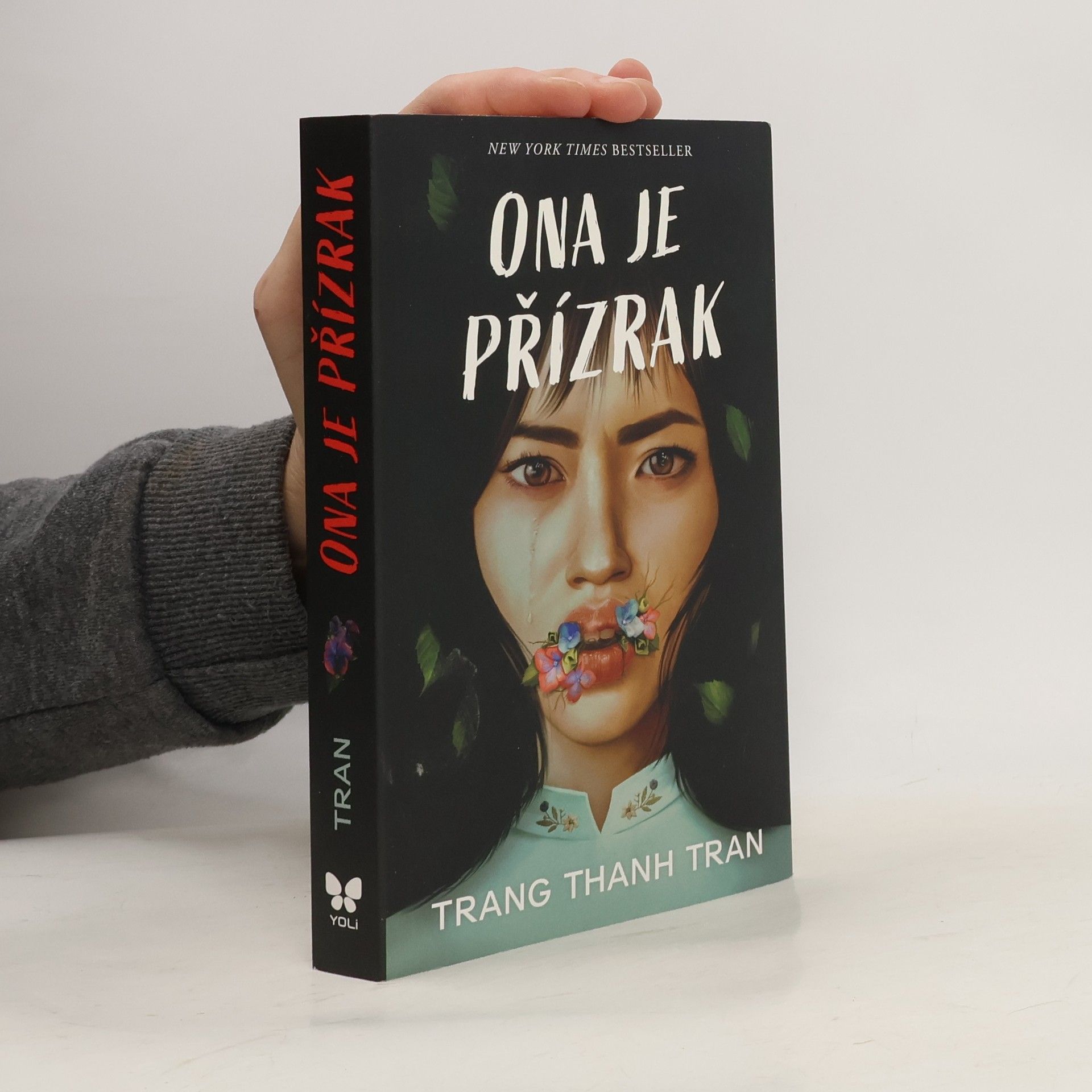 Petra Badalec Ona je přízrak