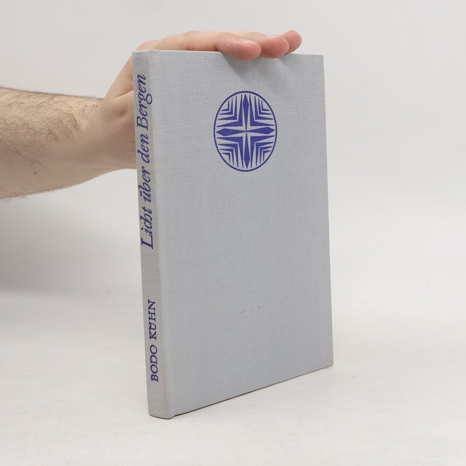 Licht über den Bergen