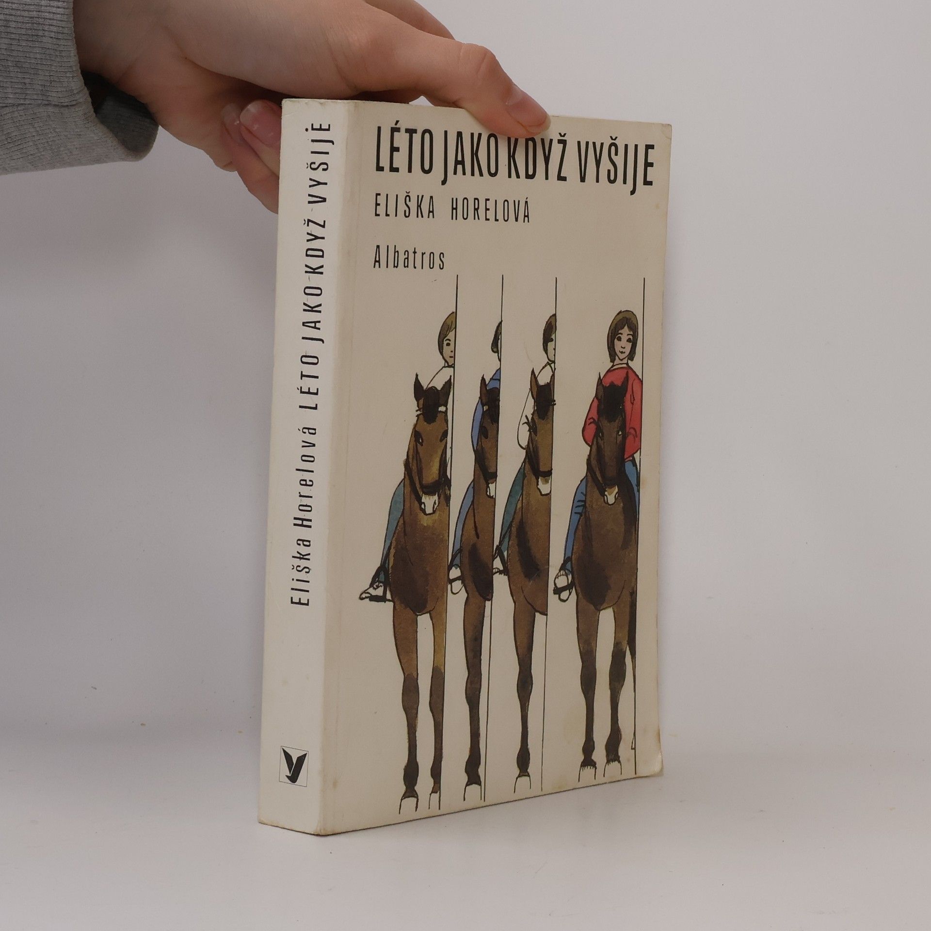 Eliška Horelová Léto jako když vyšije