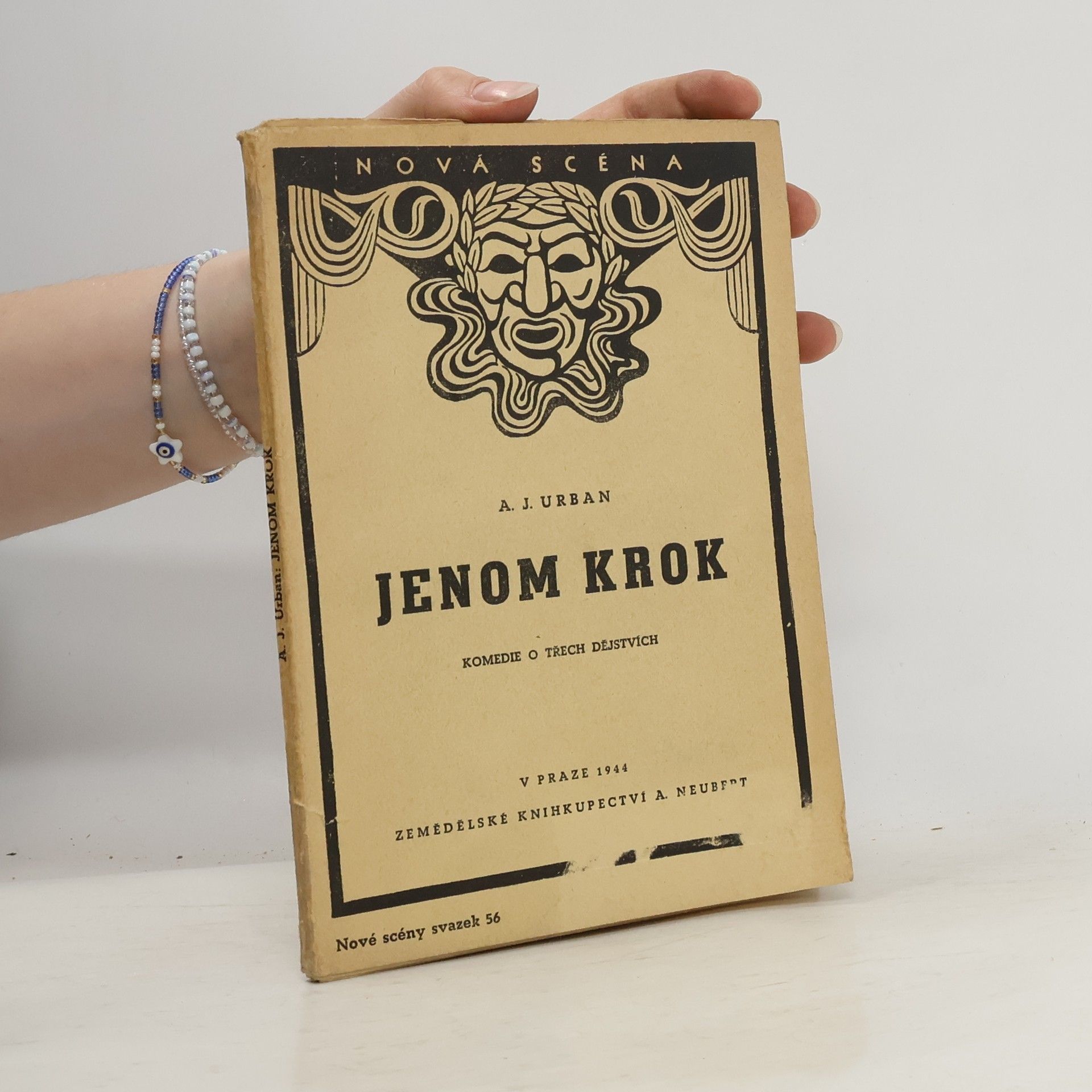 A. J. Urban Jenom krok