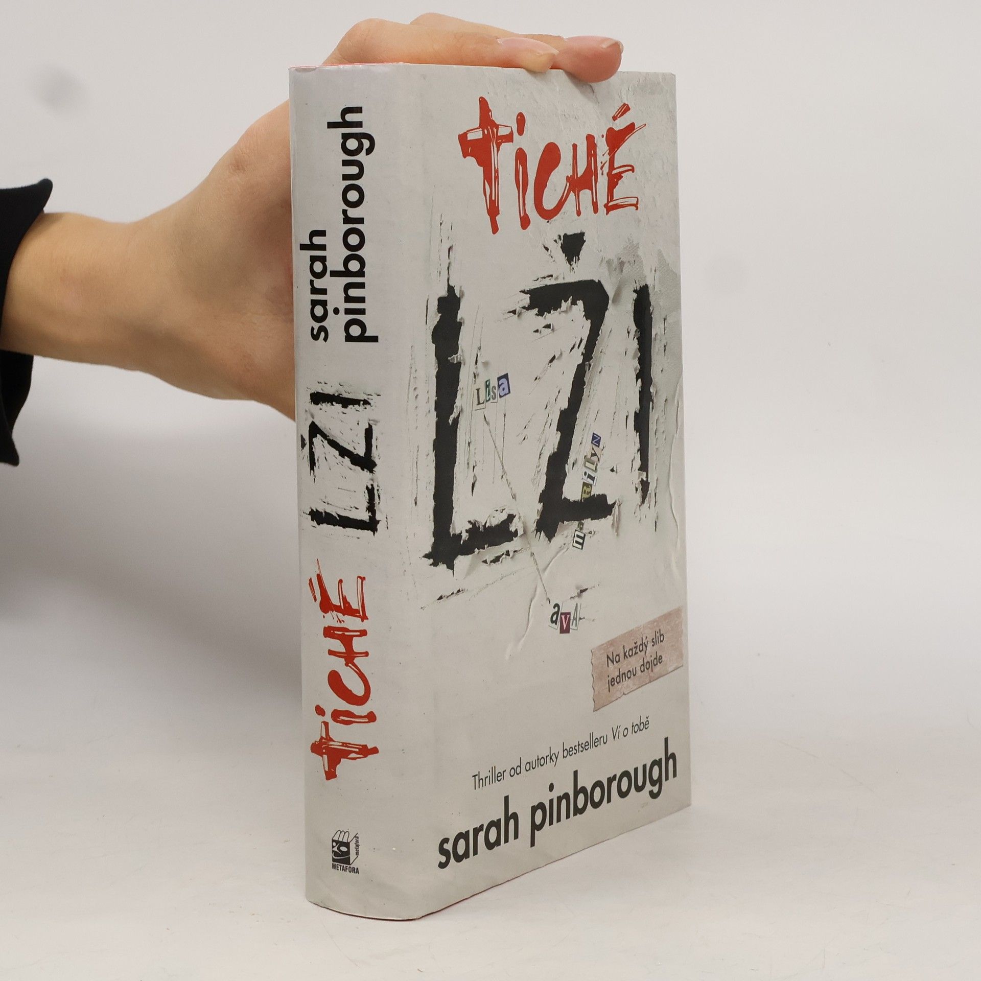 Sarah Pinborough Tiché lži