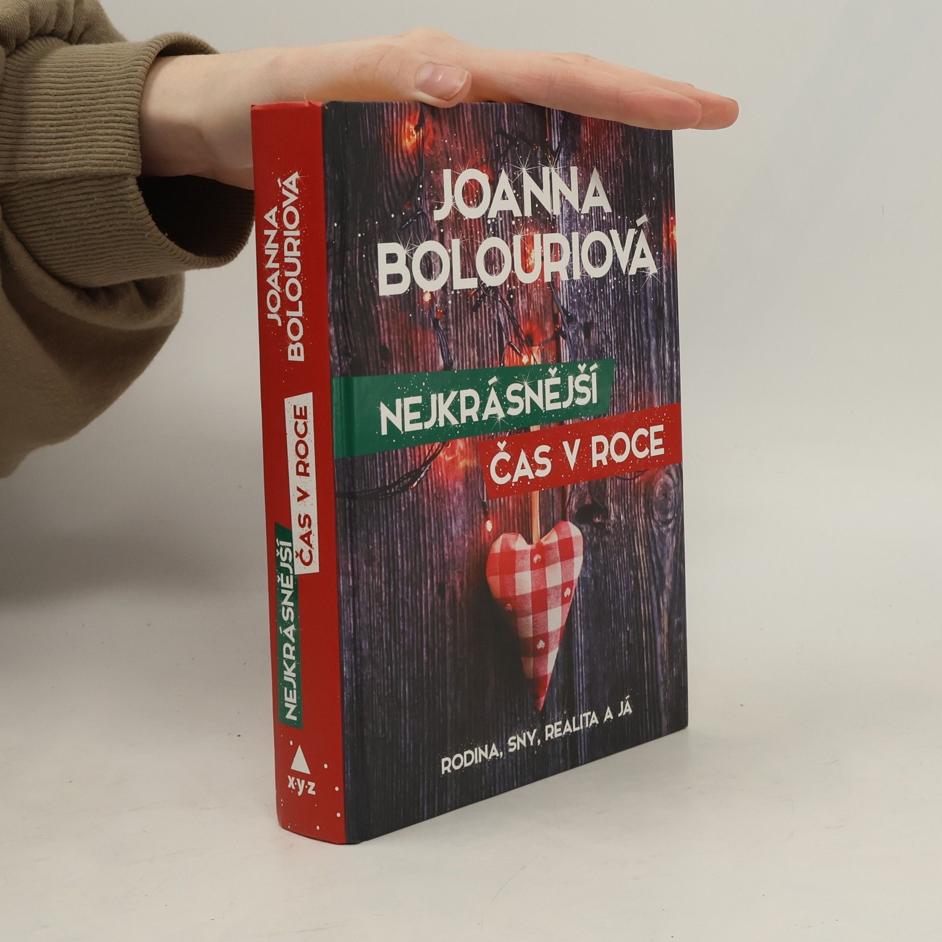Joanna Bolouri Nejkrásnější čas v roce