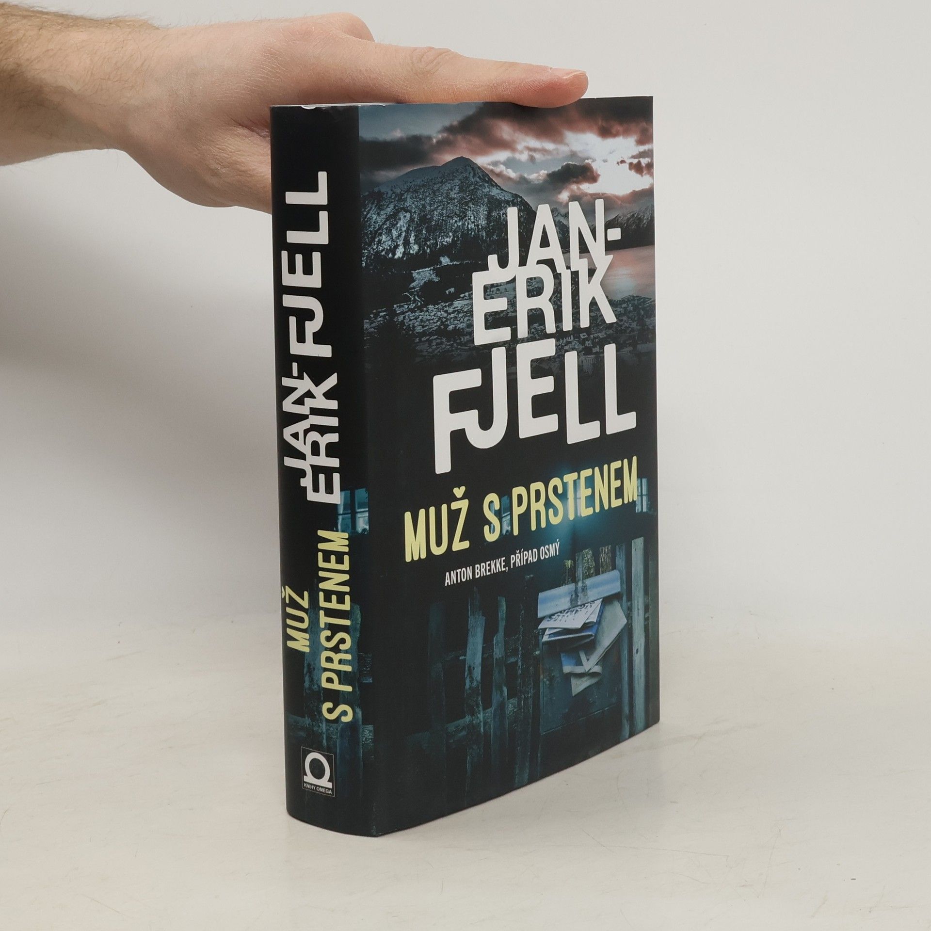 Ivana Voráčková Anton Brekke - 8: Muž s prstenem