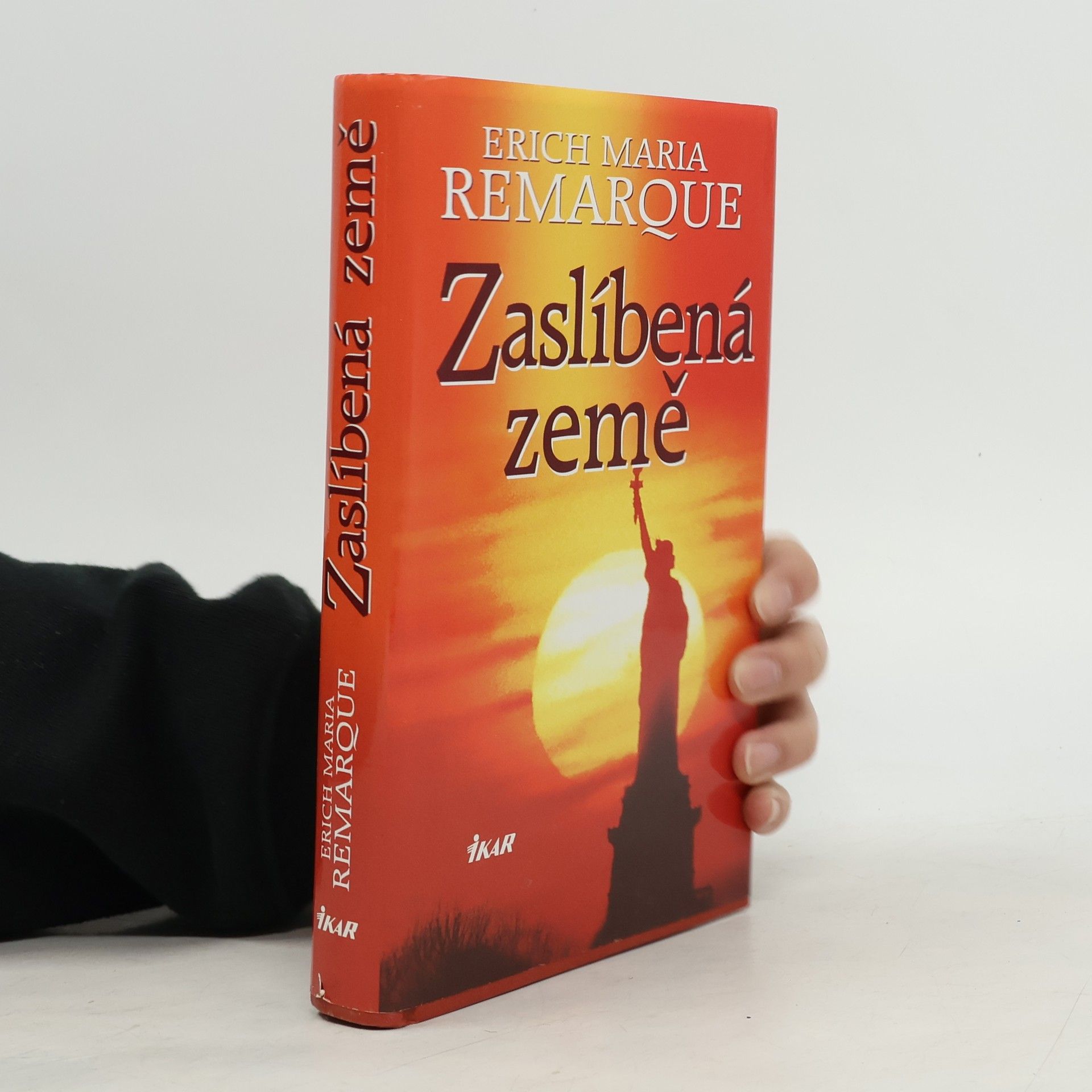 Erich Maria Remarque Zaslíbená země