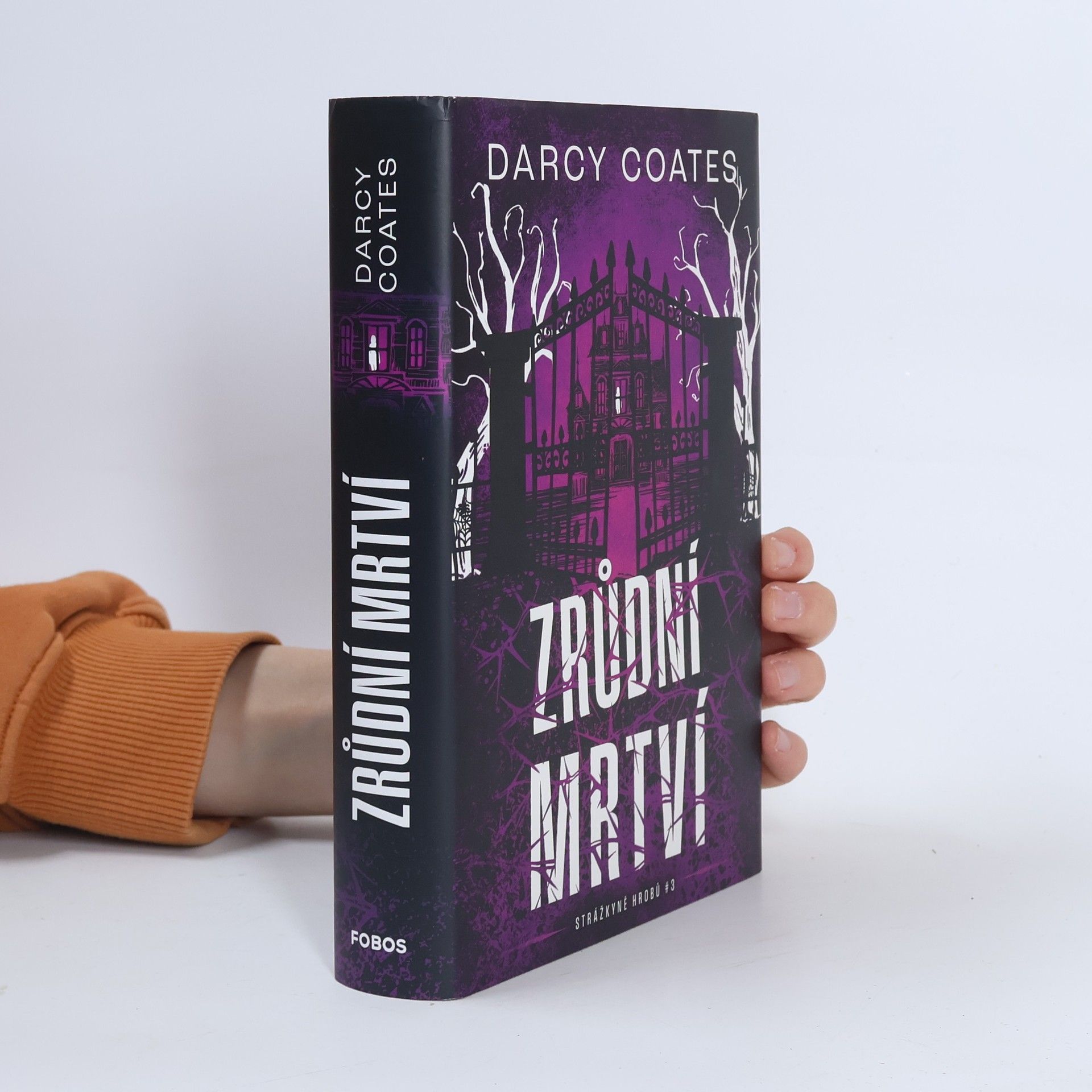 Darcy Coates Zrůdní mrtví