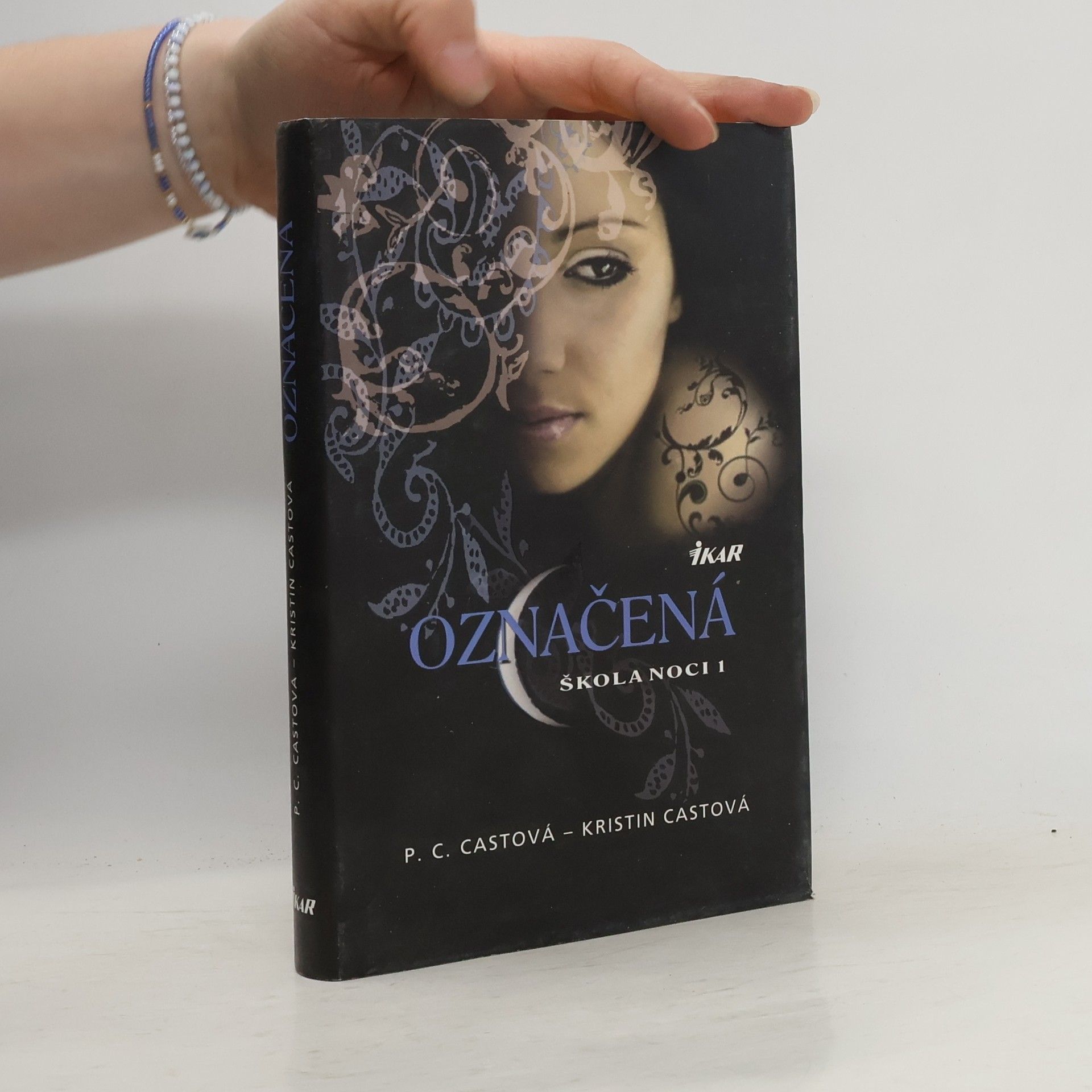 P. C. Castová Škola noci 1 - Označená