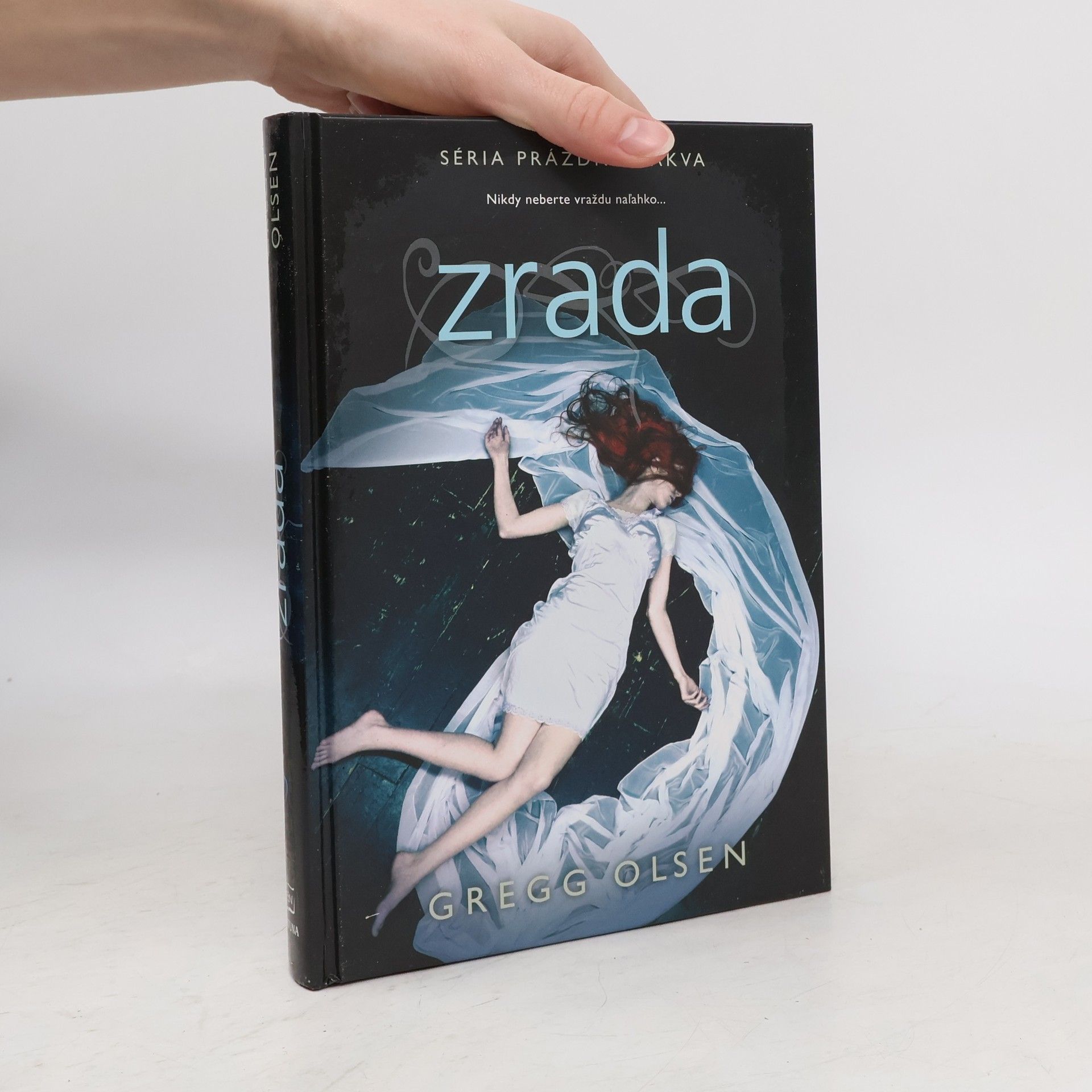 Zrada. Séria prázdna rakva