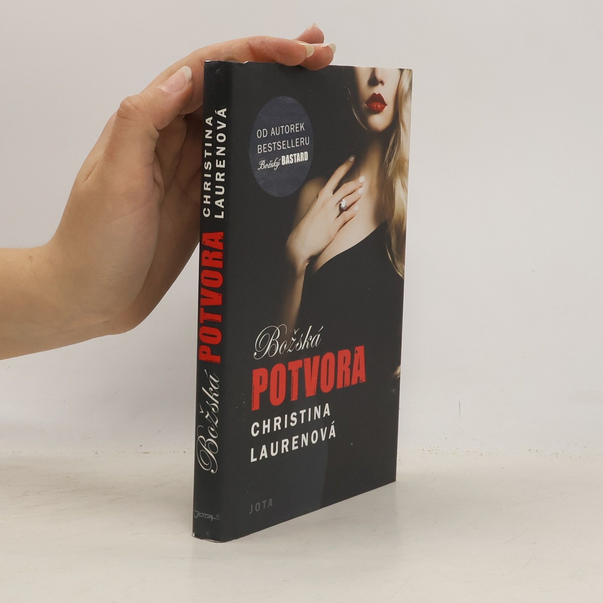 Christina Lauren Božská potvora