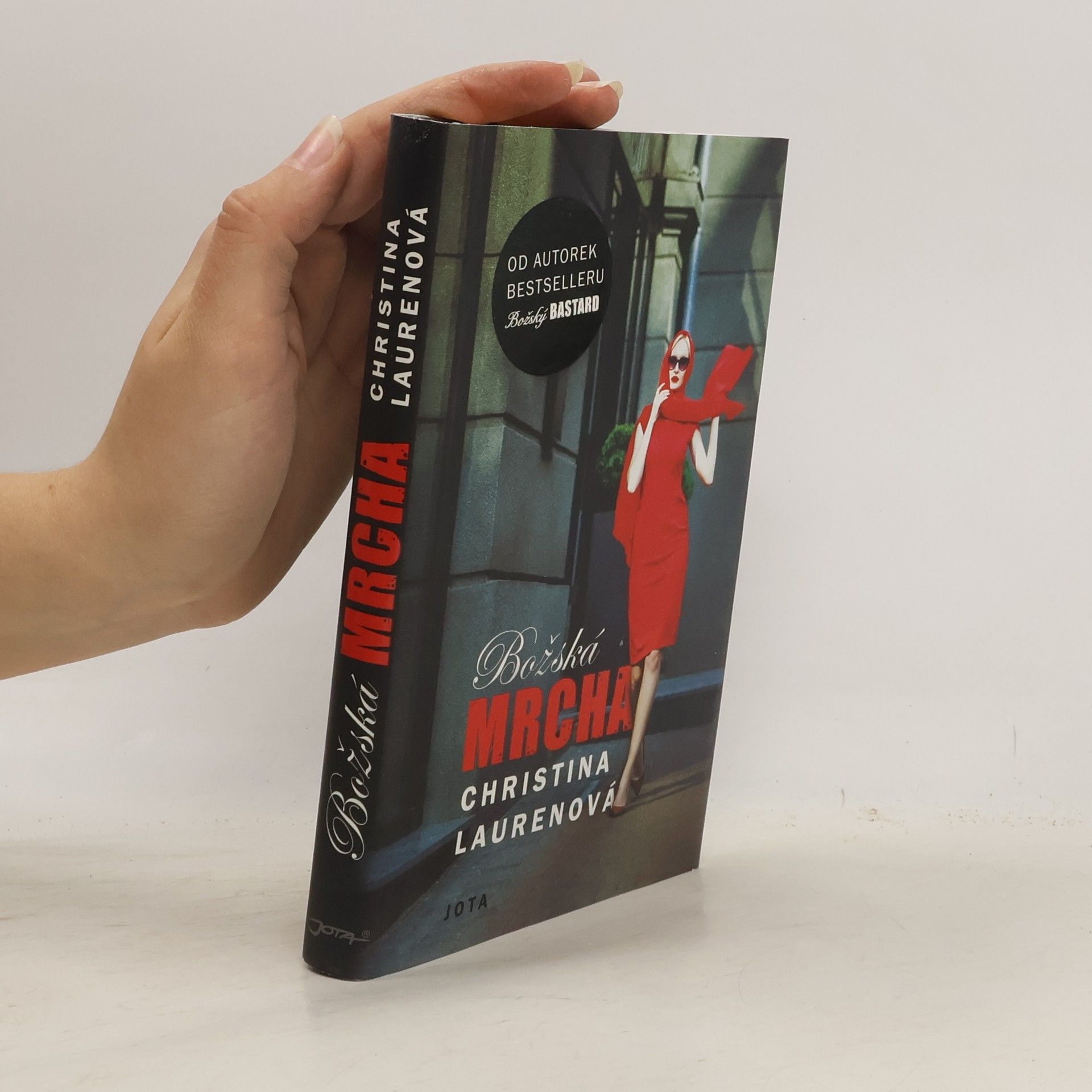 Christina Lauren Božská mrcha